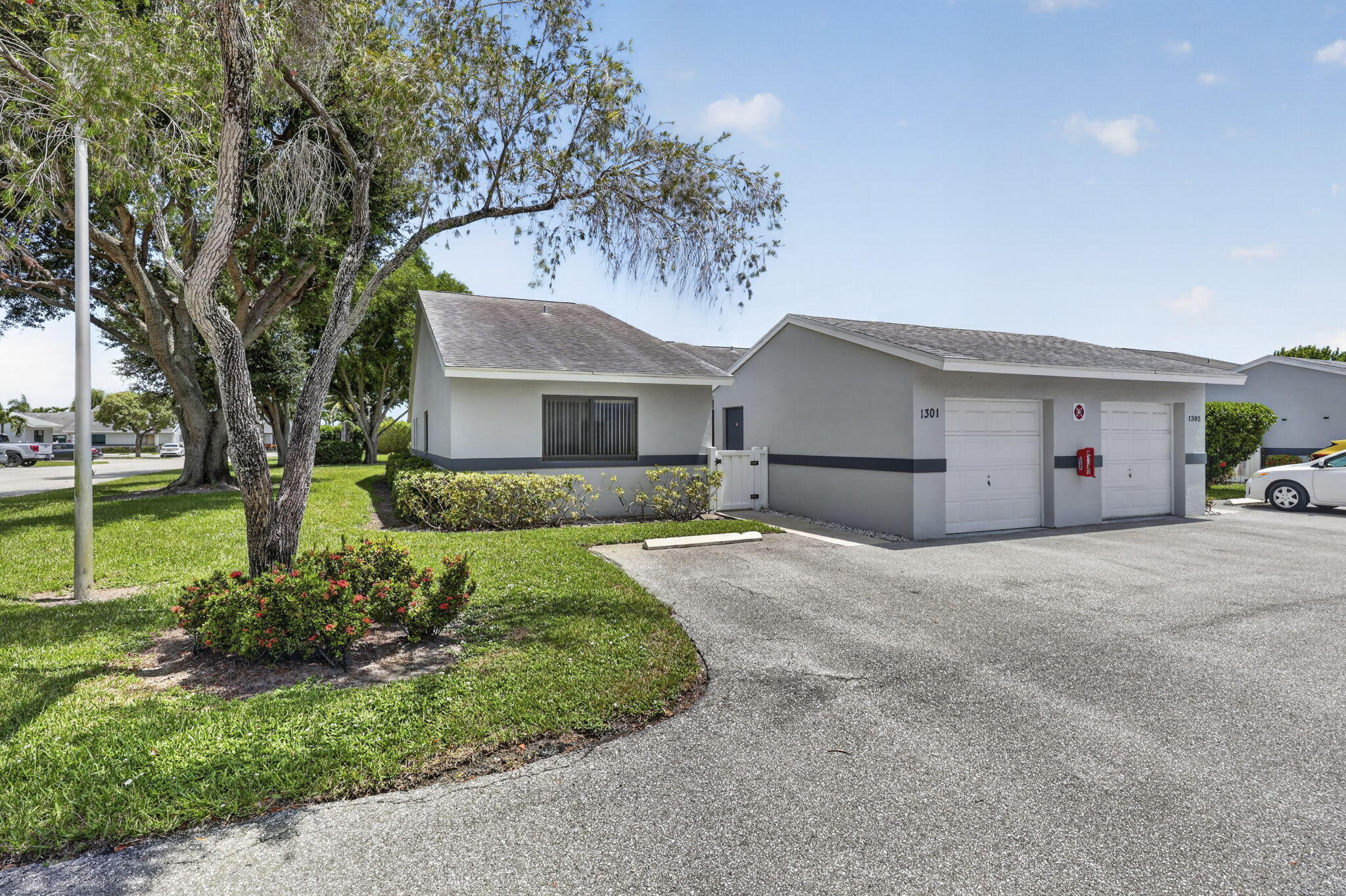 Foto de propiedad en 2641 Gately Drive W 1301, West Palm Beach, FL 33415 West Palm Beach con MLS# 