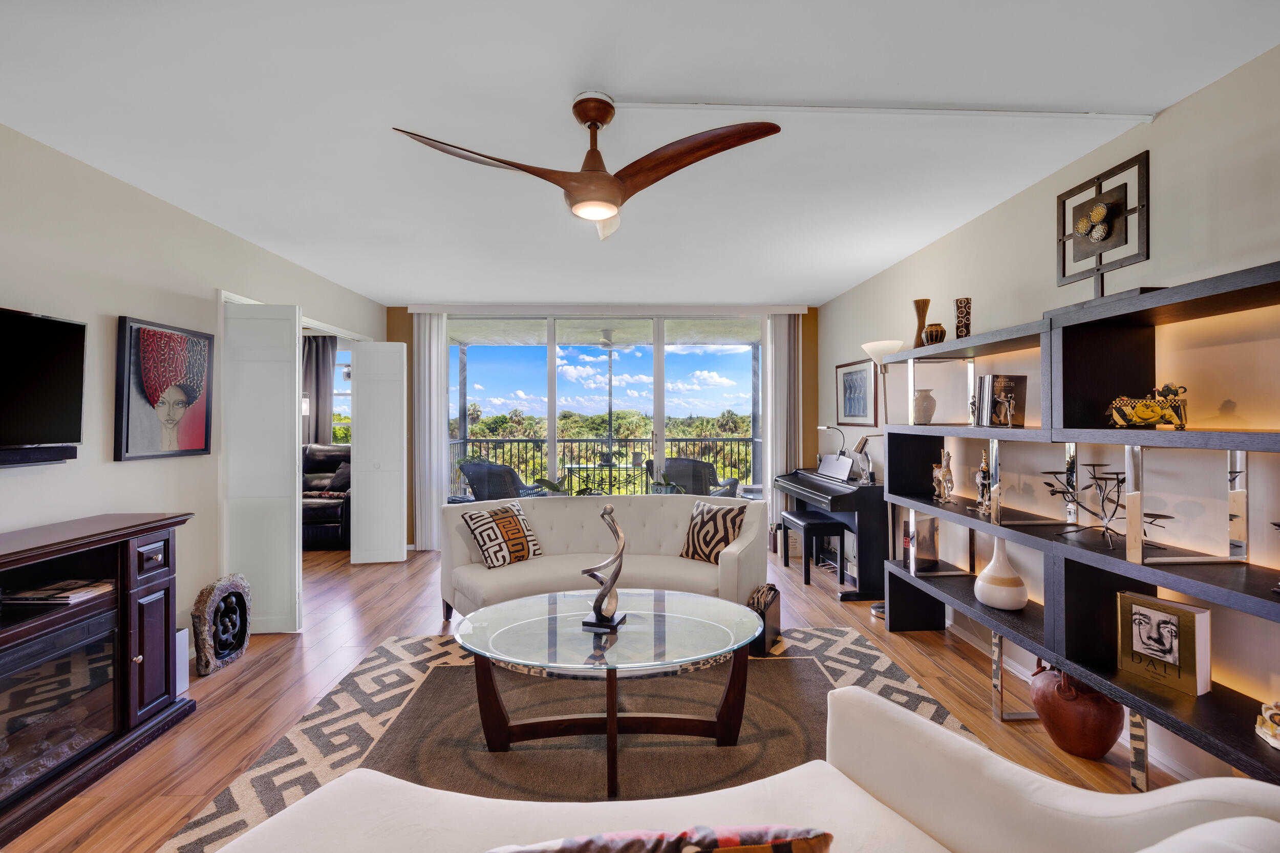 Foto de propiedad en 3960 Oaks Clubhouse Drive 504, Pompano Beach, FL 33069 Pompano Beach con MLS# 