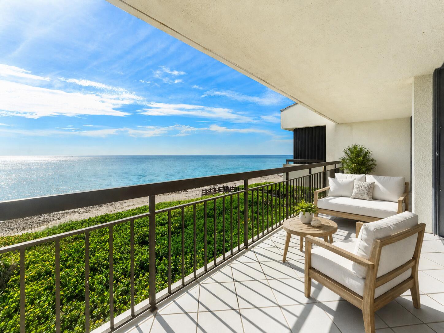 Foto de propiedad en 4050 N Ocean Avenue 401, Singer Island, FL 33404 Singer Island con MLS# 