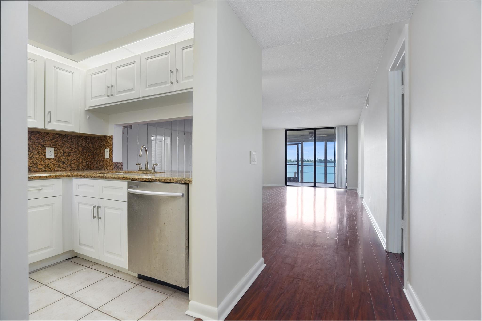 En Venta 109 Lake Emerald Drive 110, Oakland Park, FL 33309, Oakland Park, FL 33309