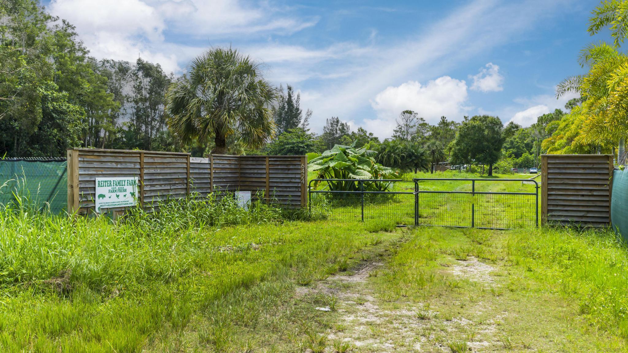 Foto de propiedad en 6424 Park Lane W, Lake Worth Beach, FL 33449 Lake Worth Beach con MLS# 