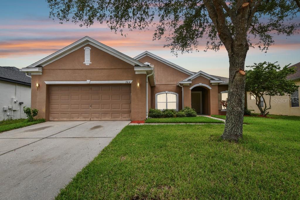 Foto de propiedad en 17831 GOLDEN LEAF Lane, Orlando, FL 32820 Orlando con MLS# 