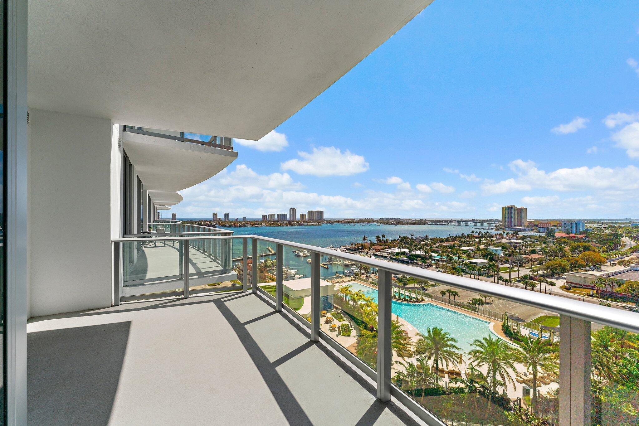 Foto de propiedad en 220 Lake Shore Drive 1219, Lake Park, FL 33403 Lake Park con MLS# 