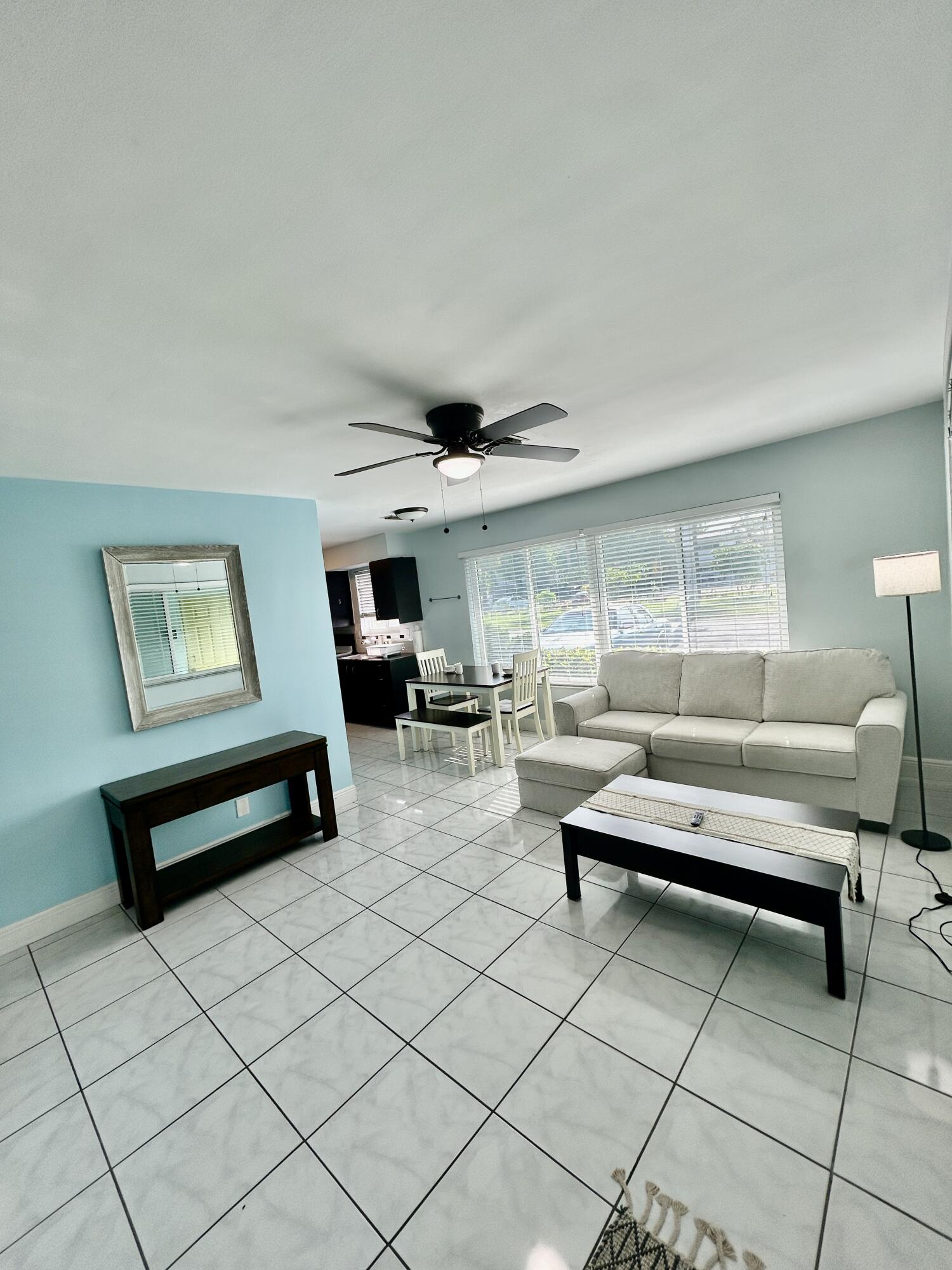 En Renta 4421 POINCIANA Street 1, Lauderdale-By-The-Sea, FL 33308, Lauderdale-By-The-Sea, FL 33308