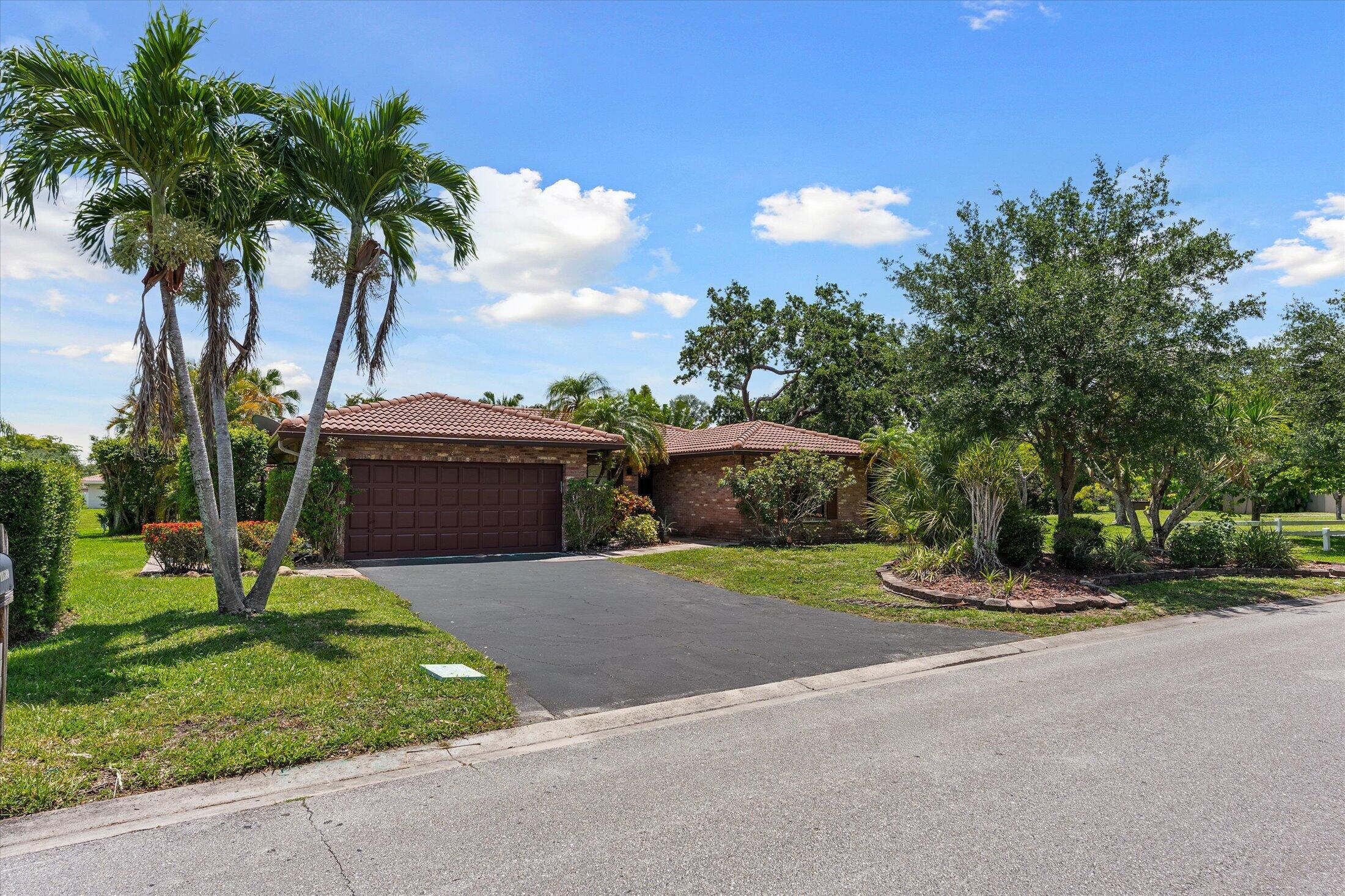Foto de propiedad en 11580 NW 20TH Drive NW, Coral Springs, FL 33071 Coral Springs con MLS# 