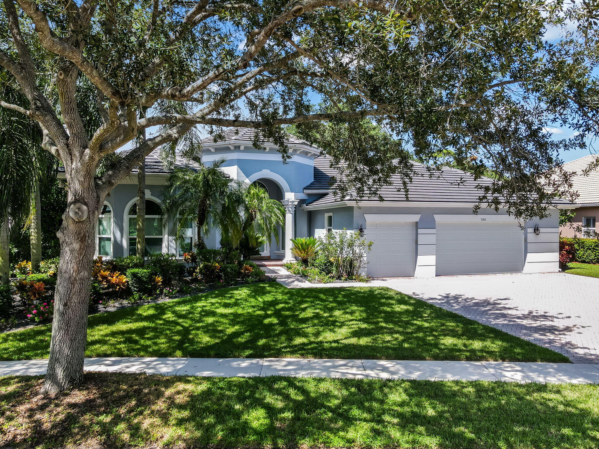Foto de propiedad en 7083 NW 71ST Manor, Parkland, FL 33067 Parkland con MLS# 