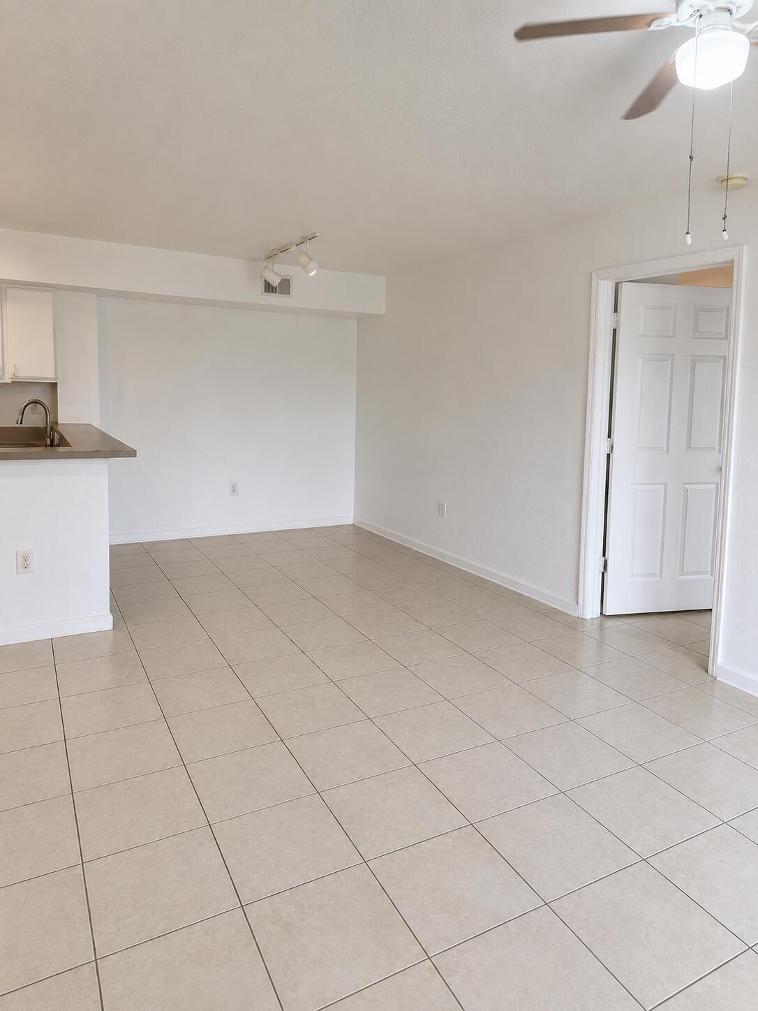 En Renta 121 SW PALM Drive 104, Port St. Lucie, FL 34986, Port St. Lucie, FL 34986
