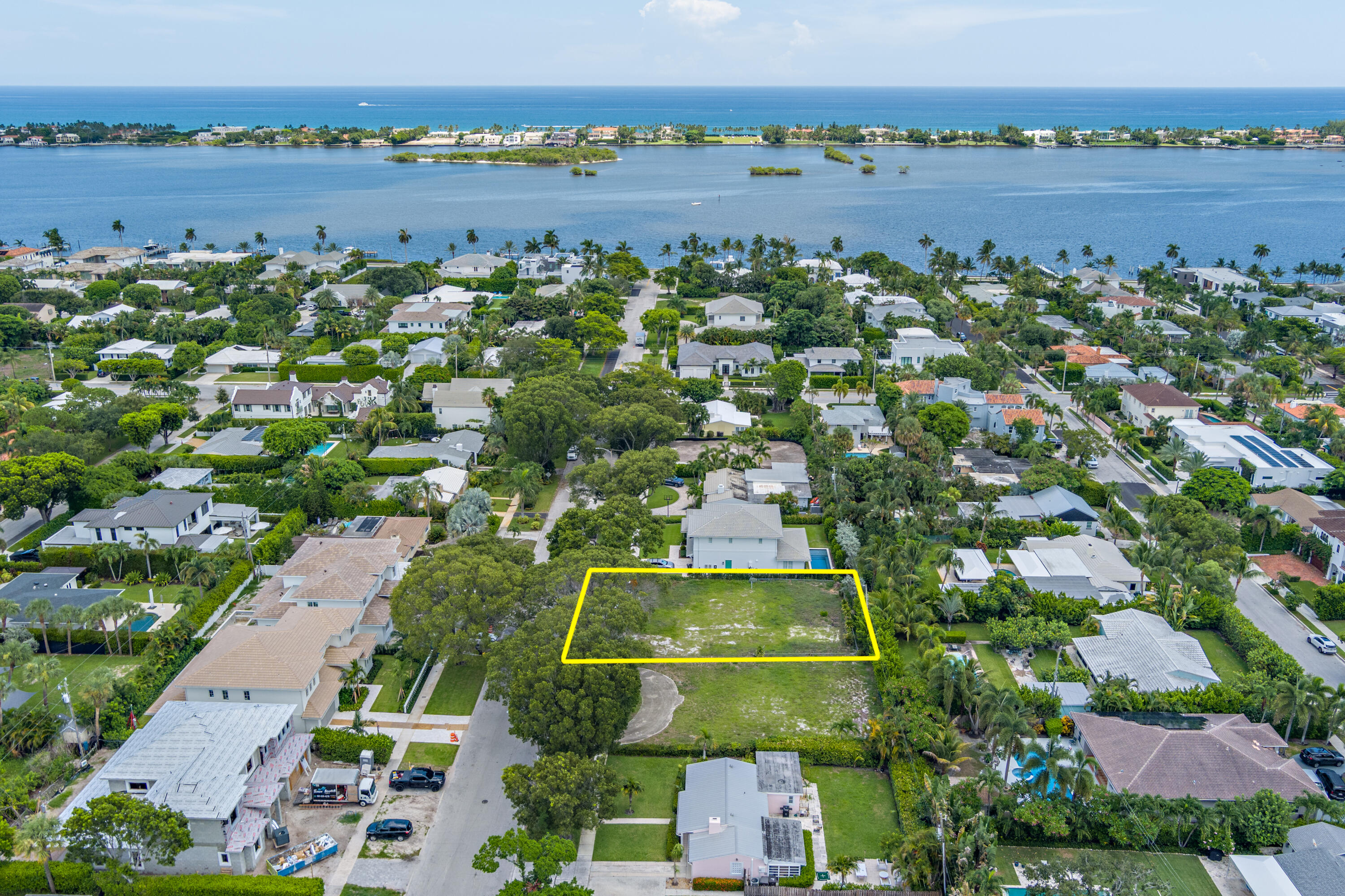 Foto de propiedad en 230 Forest Hill Boulevard, West Palm Beach, FL 33405 West Palm Beach con MLS# 