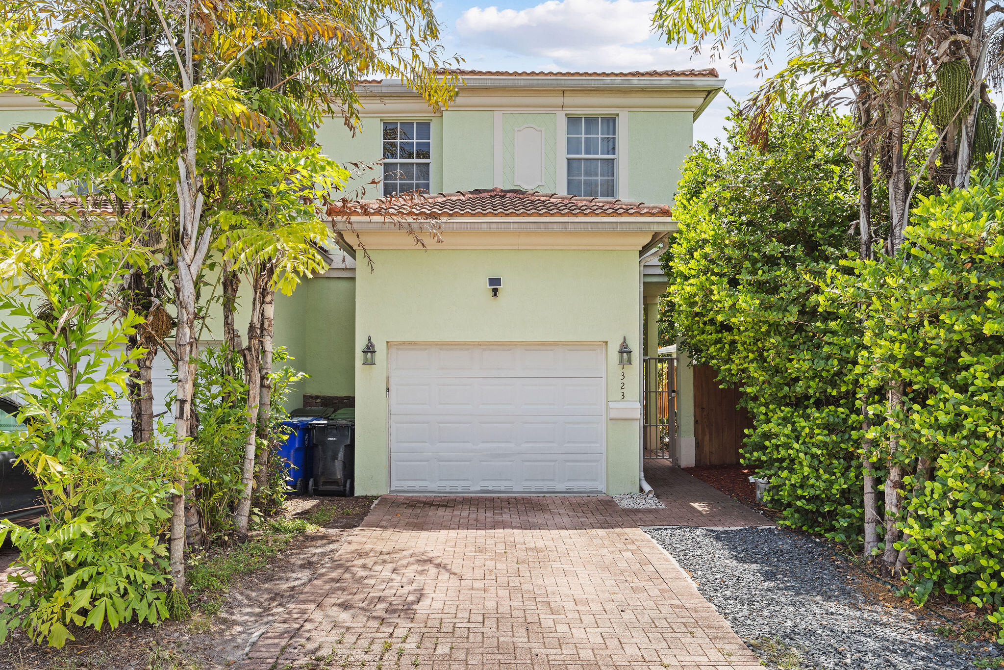 Foto de propiedad en 1323 NE 5TH Terrace 1323, Fort Lauderdale, FL 33304 Fort Lauderdale con MLS# 