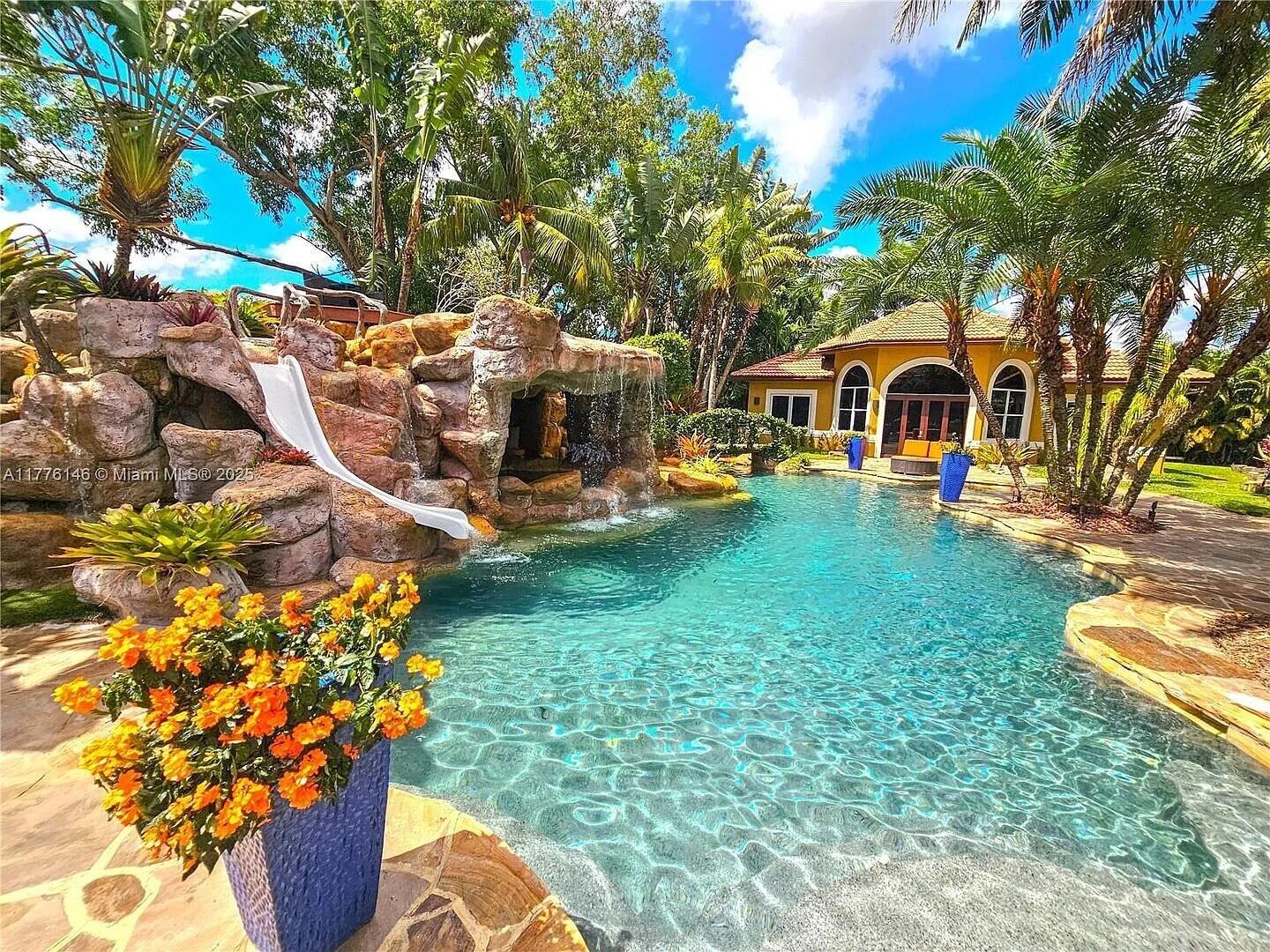 Foto de propiedad en 14503 SW 16TH Street, Davie, FL 33325 Davie con MLS# 