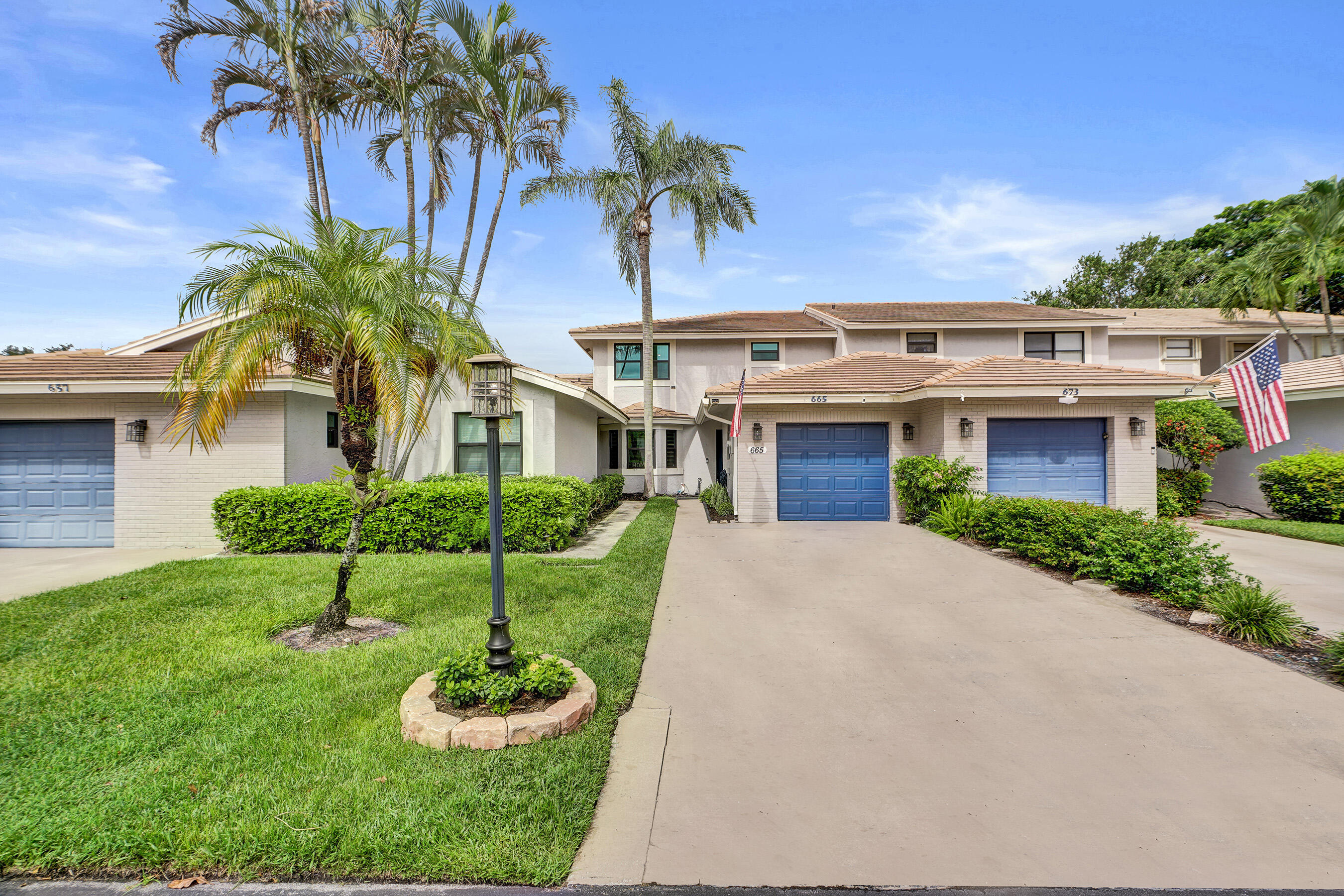 Foto de propiedad en 665 Deer Creek North Shore Drive, Deerfield Beach, FL 33442 Deerfield Beach con MLS# 