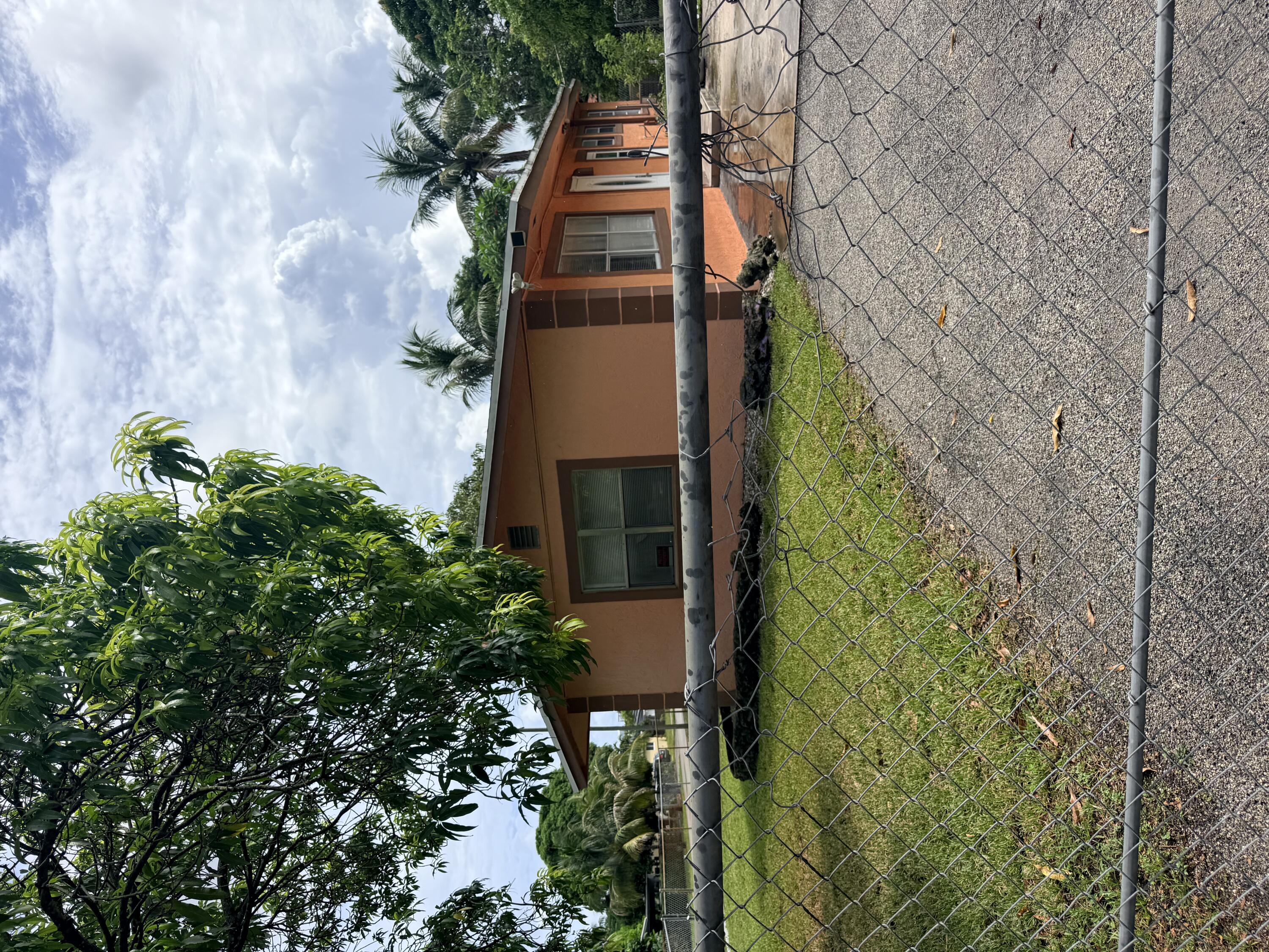 Foto de propiedad en 1643 NW 11TH Avenue, Fort Lauderdale, FL 33311 Fort Lauderdale con MLS# 