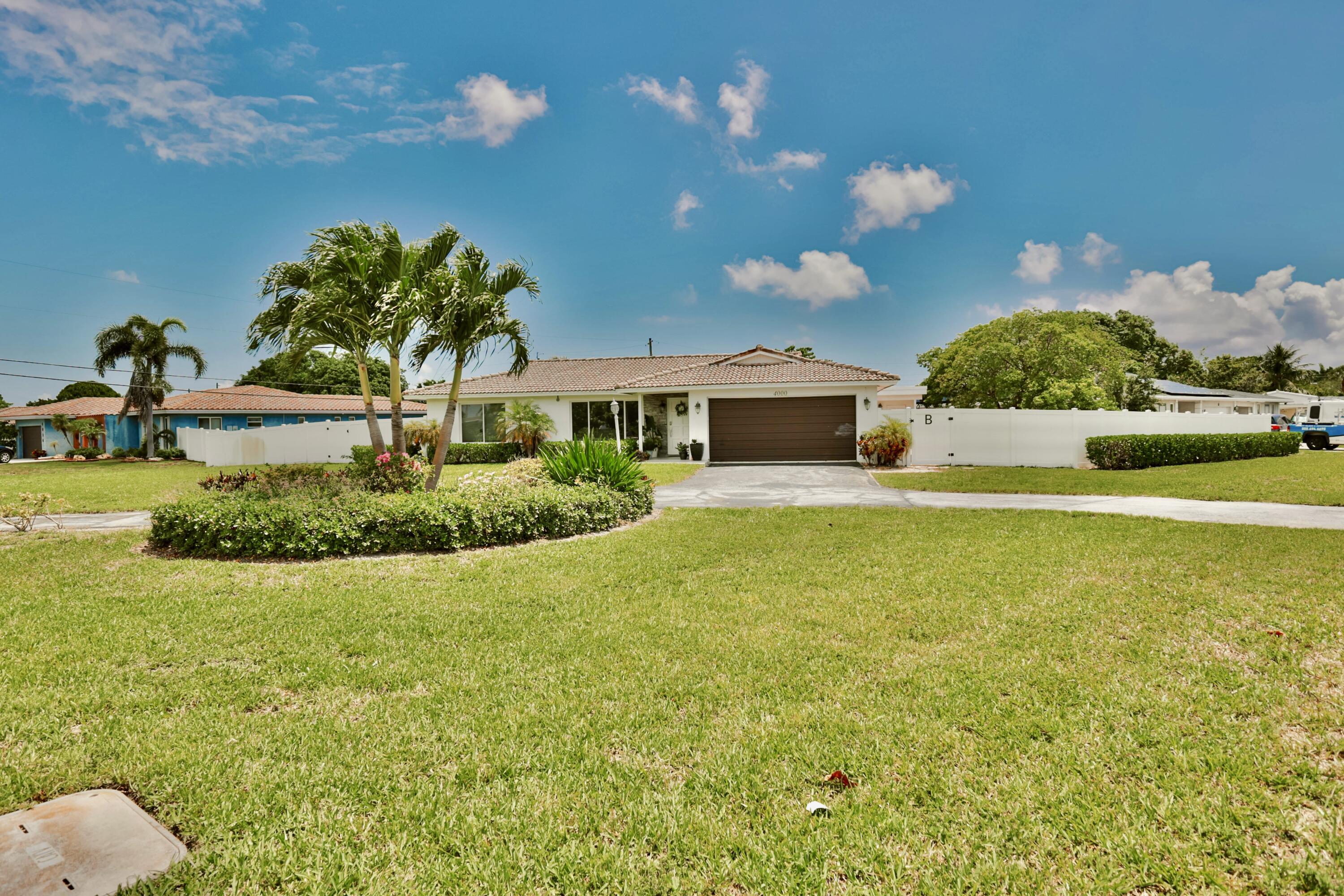 Foto de propiedad en 4000 NW 3RD Avenue, Boca Raton, FL 33431 Boca Raton con MLS# 