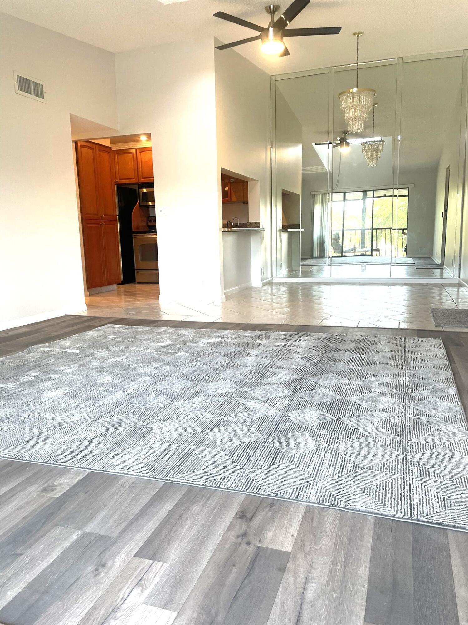 Foto de propiedad en 811 Sky Pine Way C3, Greenacres, FL 33415 Greenacres con MLS# 