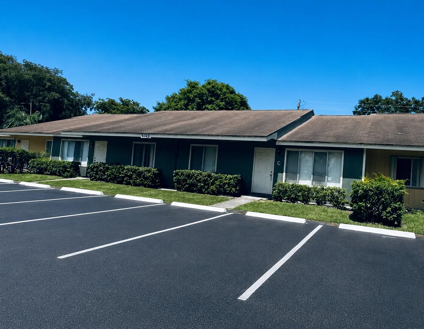 Foto de propiedad en 4570 Orleans Court C, West Palm Beach, FL 33415 West Palm Beach con MLS# 