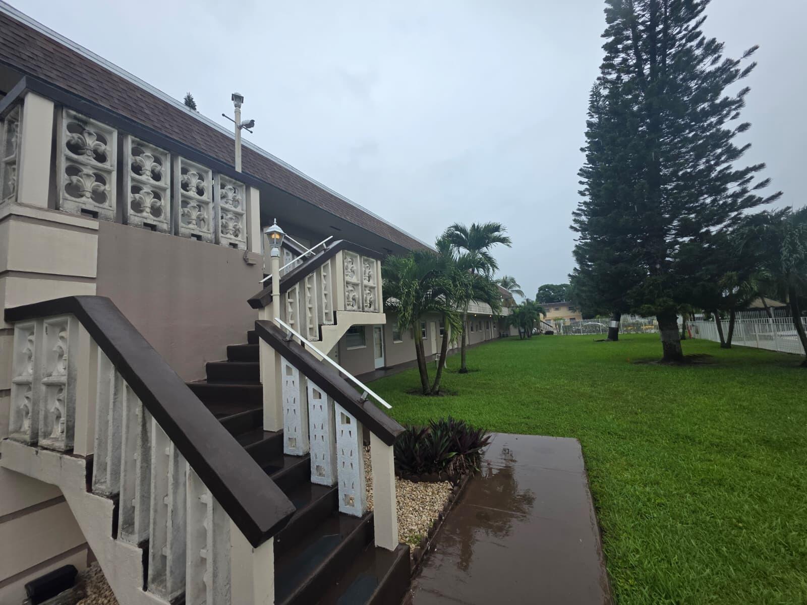 Foto de propiedad en 2839 Taylor Street 10, Hollywood, FL 33020 Hollywood con MLS# 
