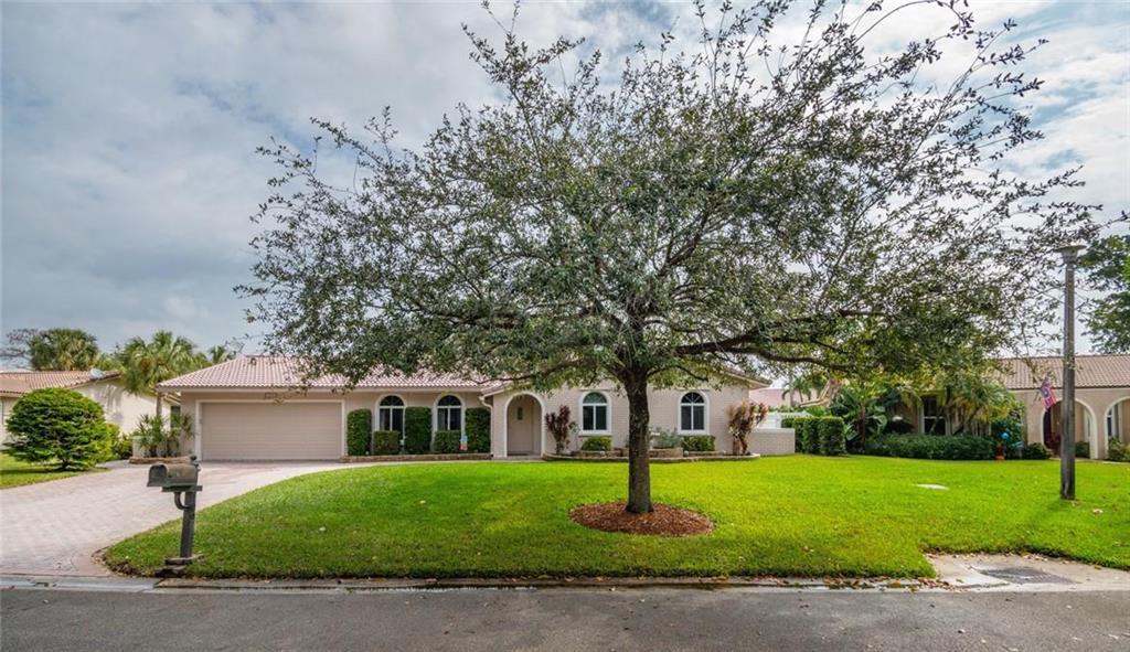 Foto de propiedad en 2109 NW 87TH Terrace, Coral Springs, FL 33071 Coral Springs con MLS# 