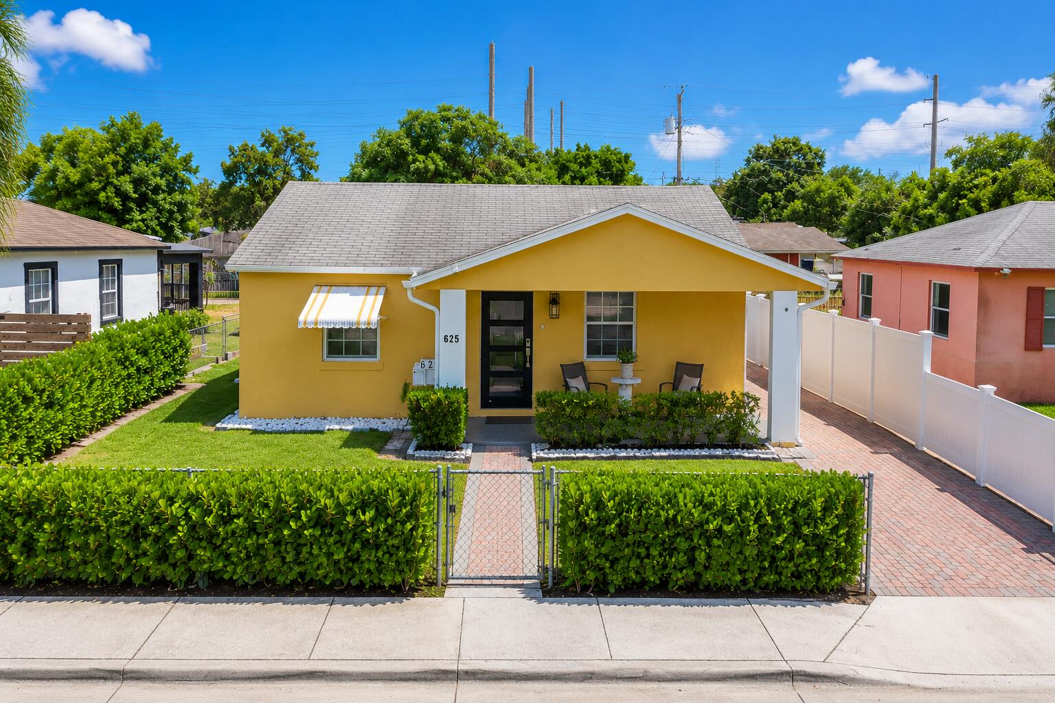 Foto de propiedad en 625 W 2ND Street, Riviera Beach, FL 33404 Riviera Beach con MLS# 