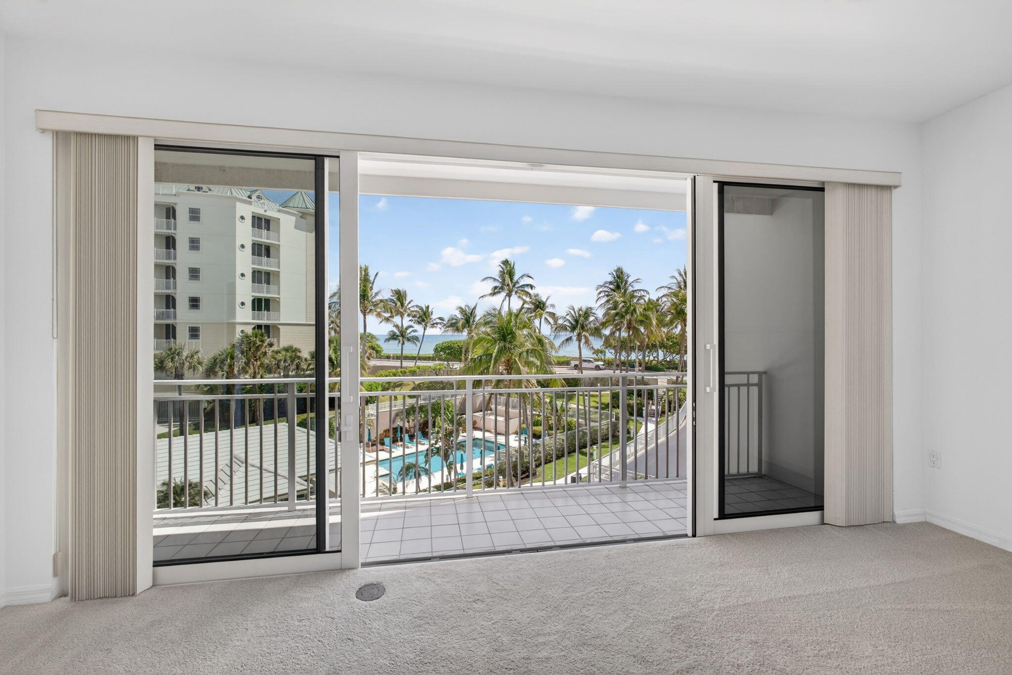 Foto de propiedad en 1660 S Highway A1A (Incl. separate deeded guest suite) 222, Jupiter, FL 33477 Jupiter con MLS# 