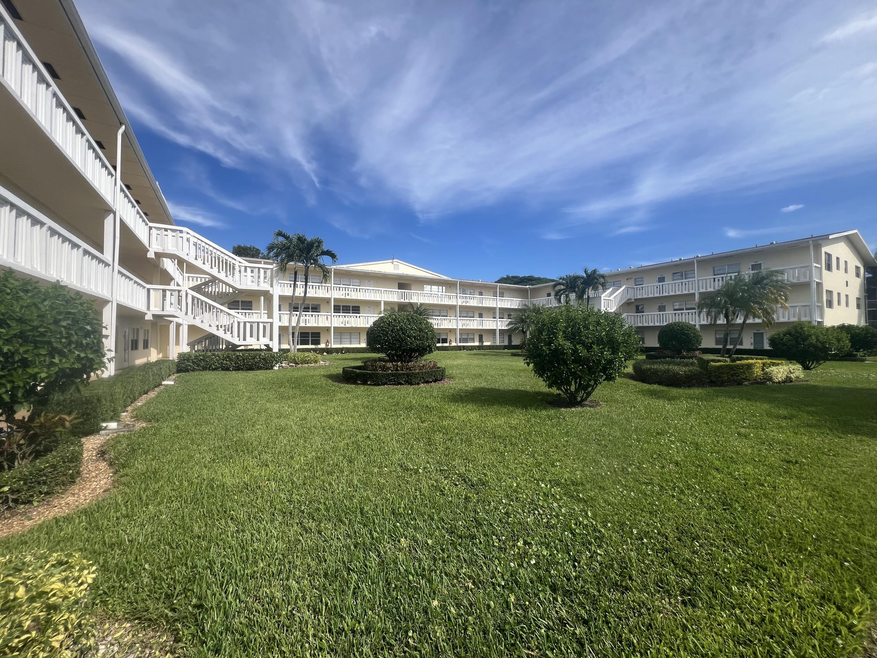 Foto de propiedad en 79 Dorset B, Boca Raton, FL 33434 Boca Raton con MLS# 
