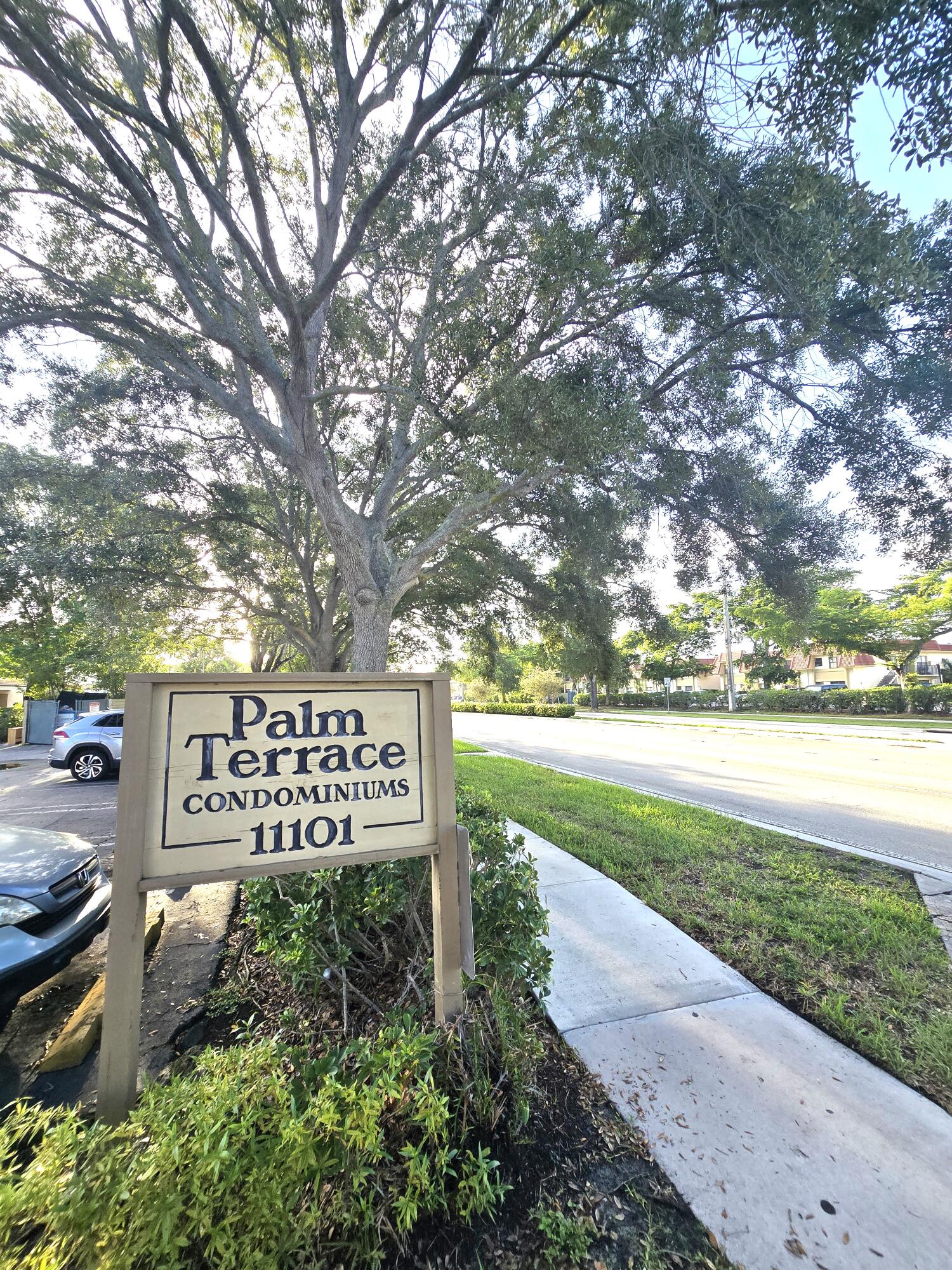 Foto de propiedad en 11101 Royal Palm Boulevard 213, Coral Springs, FL 33065 Coral Springs con MLS# 