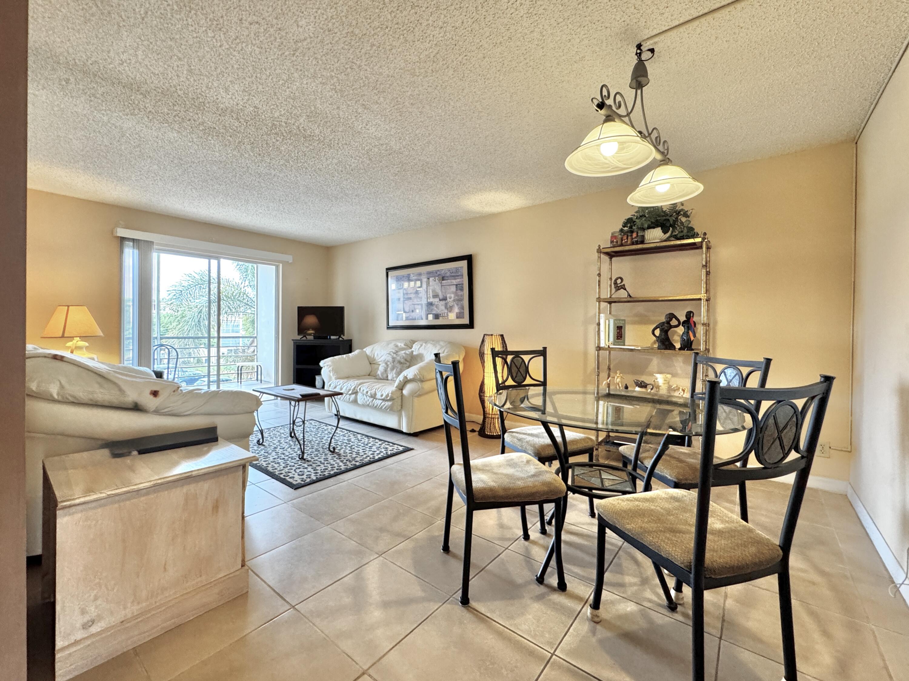 Foto de propiedad en 2515 NE 2nd Court 315, Boynton Beach, FL 33435 Boynton Beach con MLS# 