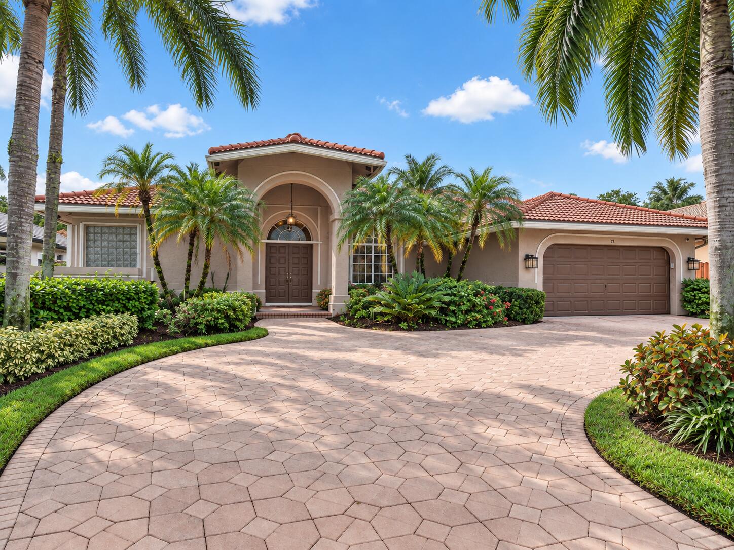 Foto de propiedad en 77 NW 108TH Way, Plantation, FL 33324 Plantation con MLS# 