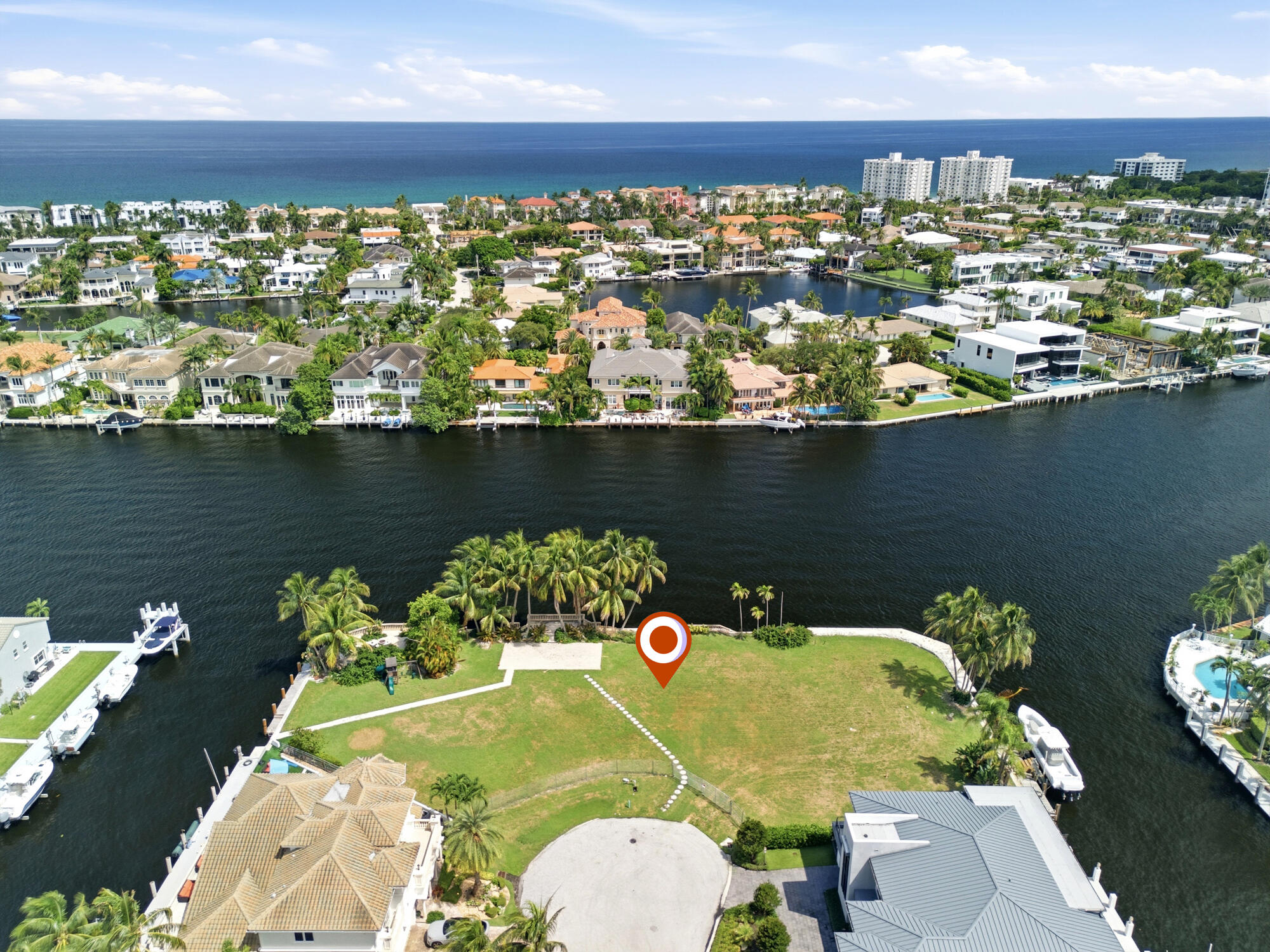 Aerial view of 870 Havana Drive Lots 13 & 14 and the exceptional waterfront configuration with extensive Intracoastal and canal frontage.