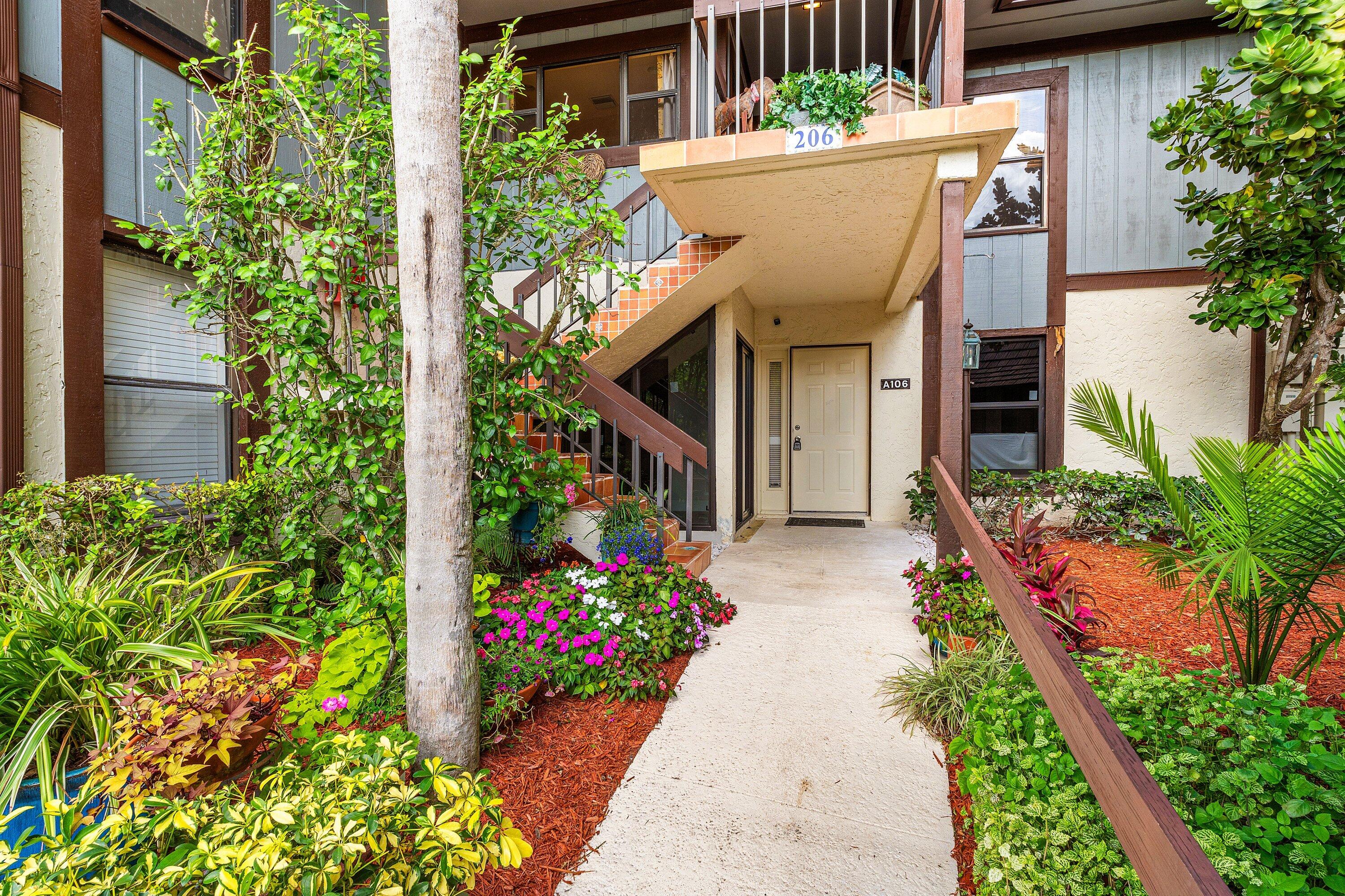 Foto de propiedad en 13329 Polo Club Road 206, Wellington, FL 33414 Wellington con MLS# 