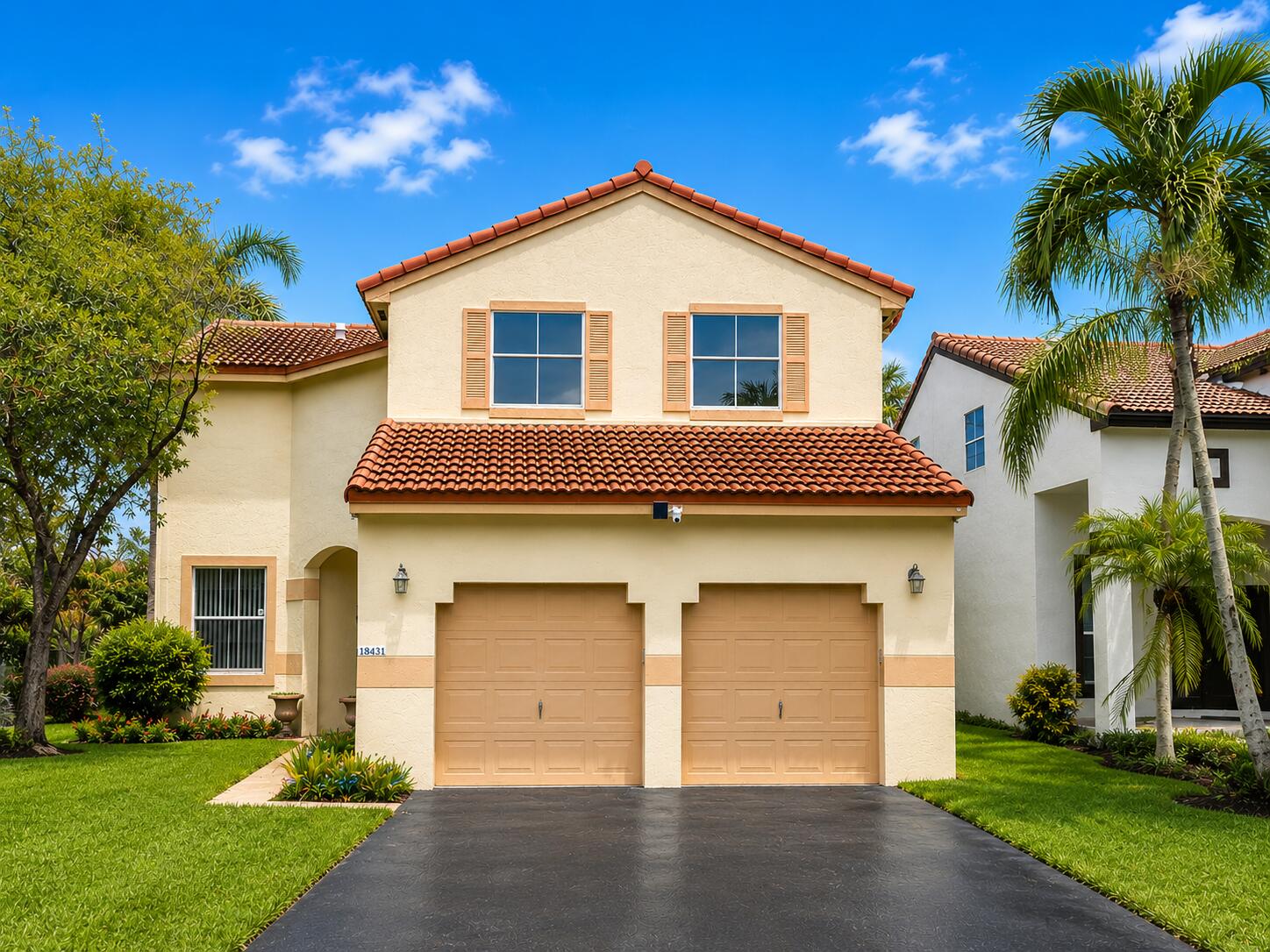 Foto de propiedad en 18431 NW 18TH Street, Pembroke Pines, FL 33029 Pembroke Pines con MLS# 