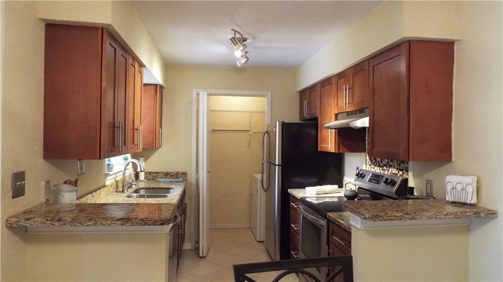 En Venta 833 RIVERSIDE Drive 824, Coral Springs, FL 33071, Coral Springs, FL 33071