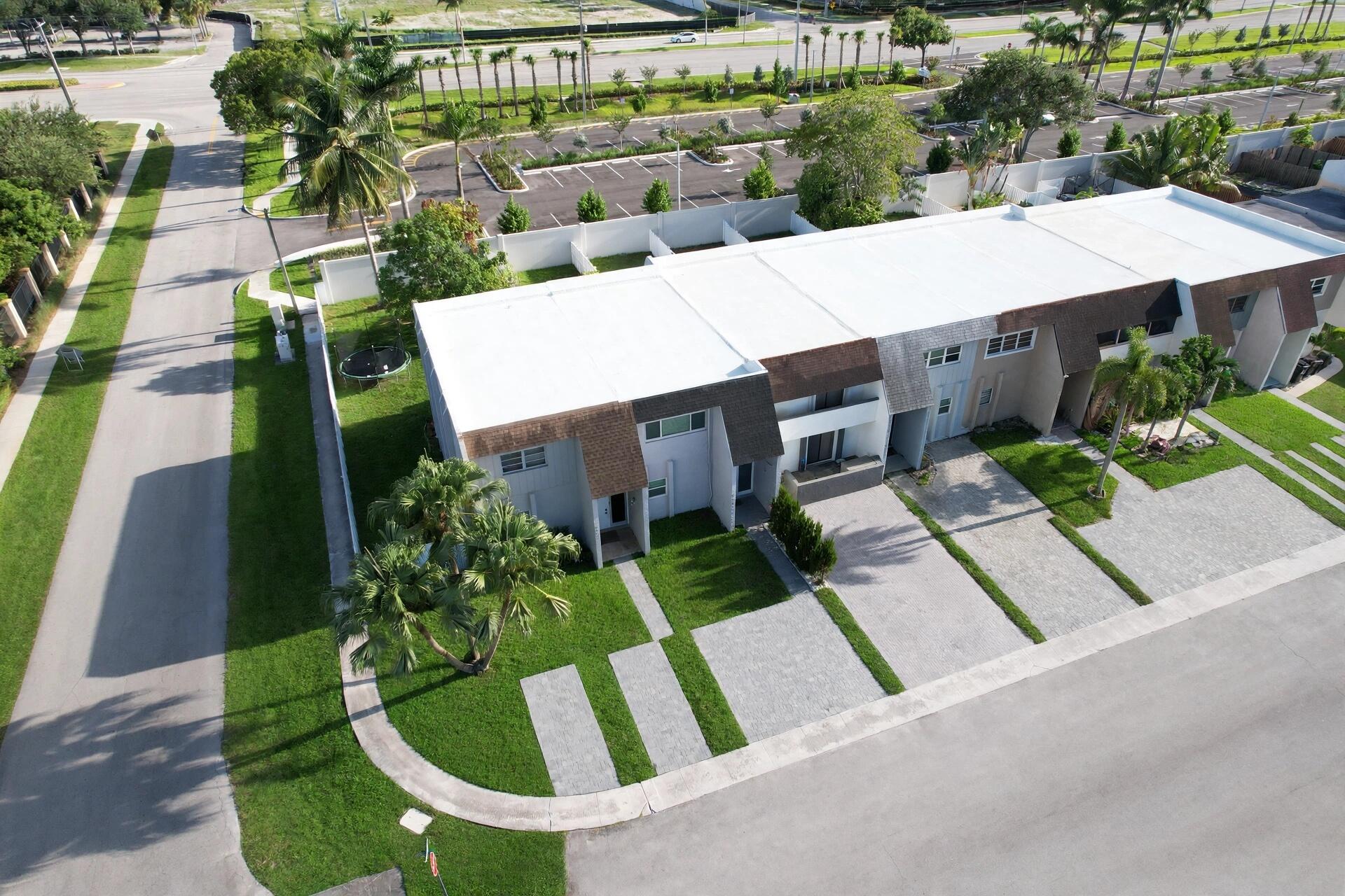Foto de propiedad en 9054 NW 35TH Place, Sunrise, FL 33351 Sunrise con MLS# 