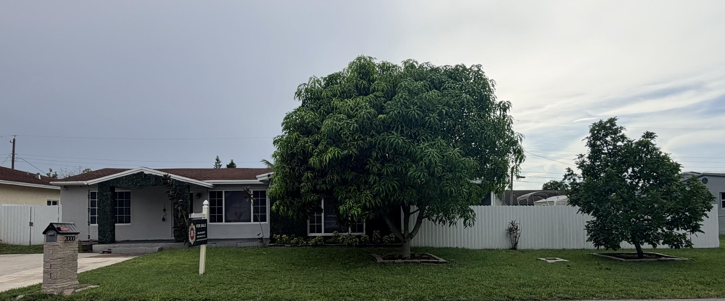 Foto de propiedad en 2000 SW 95TH Terrace, Miramar, FL 33025 Miramar con MLS# 