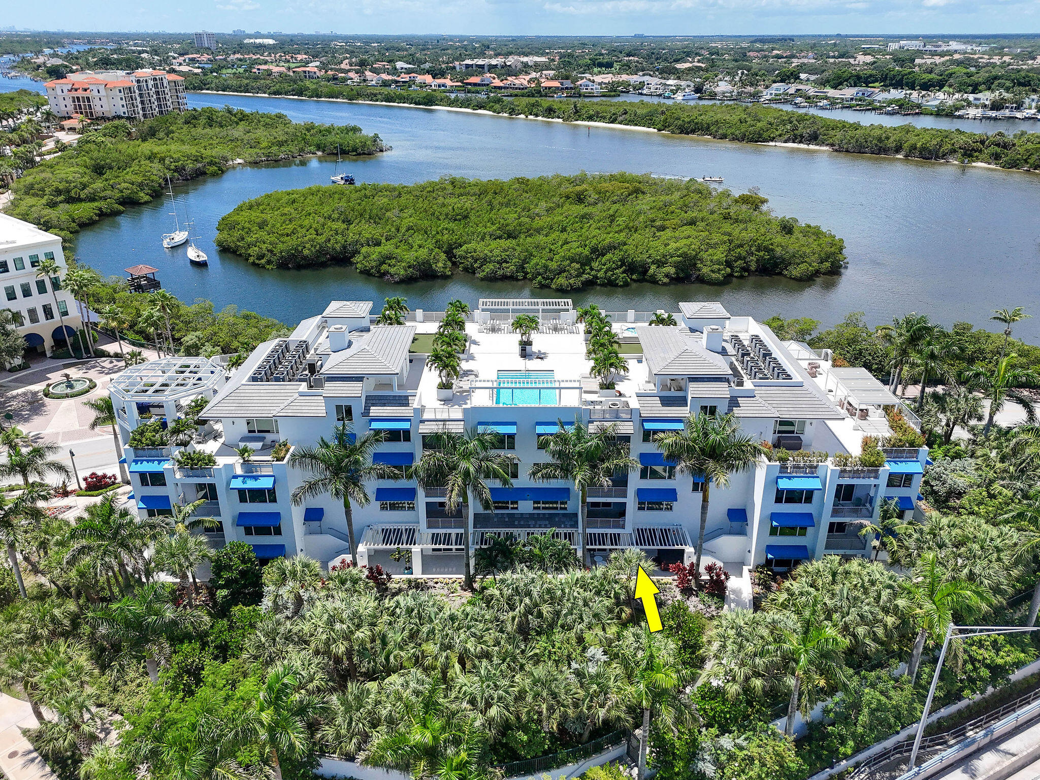 Foto de propiedad en 1 S COASTAL Way 202, Jupiter, FL 33477 Jupiter con MLS# 