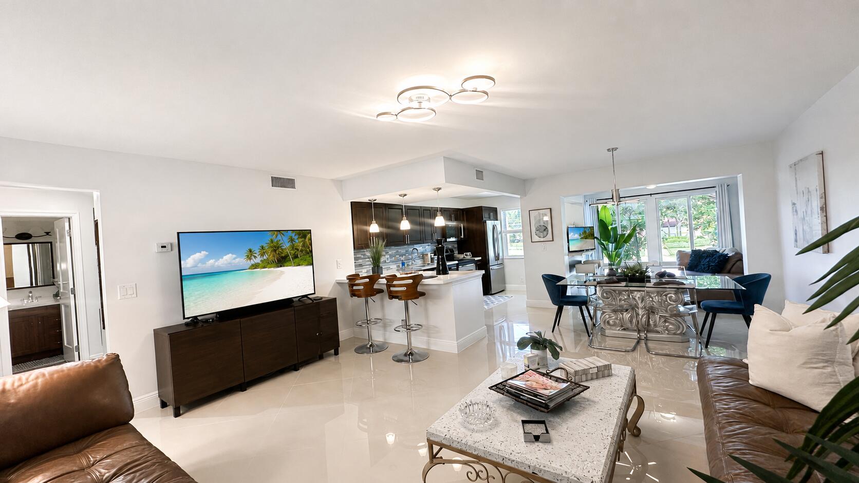 Foto de propiedad en 34 Colonial Club Drive 202, Boynton Beach, FL 33435 Boynton Beach con MLS# 