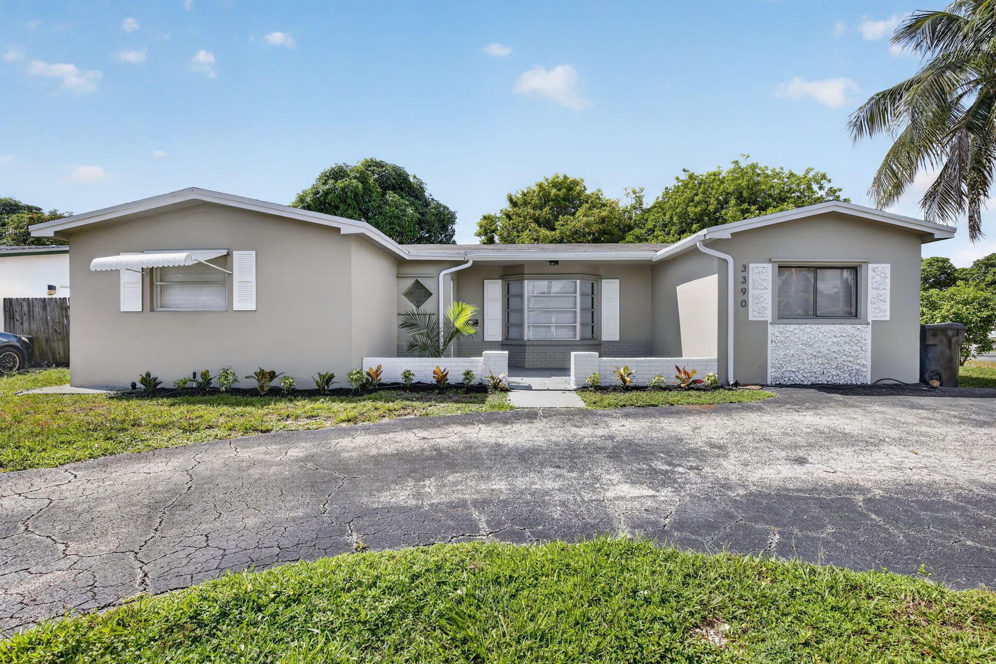 Foto de propiedad en 3390 NW 42nd Street, Lauderdale Lakes, FL 33309 Lauderdale Lakes con MLS# 