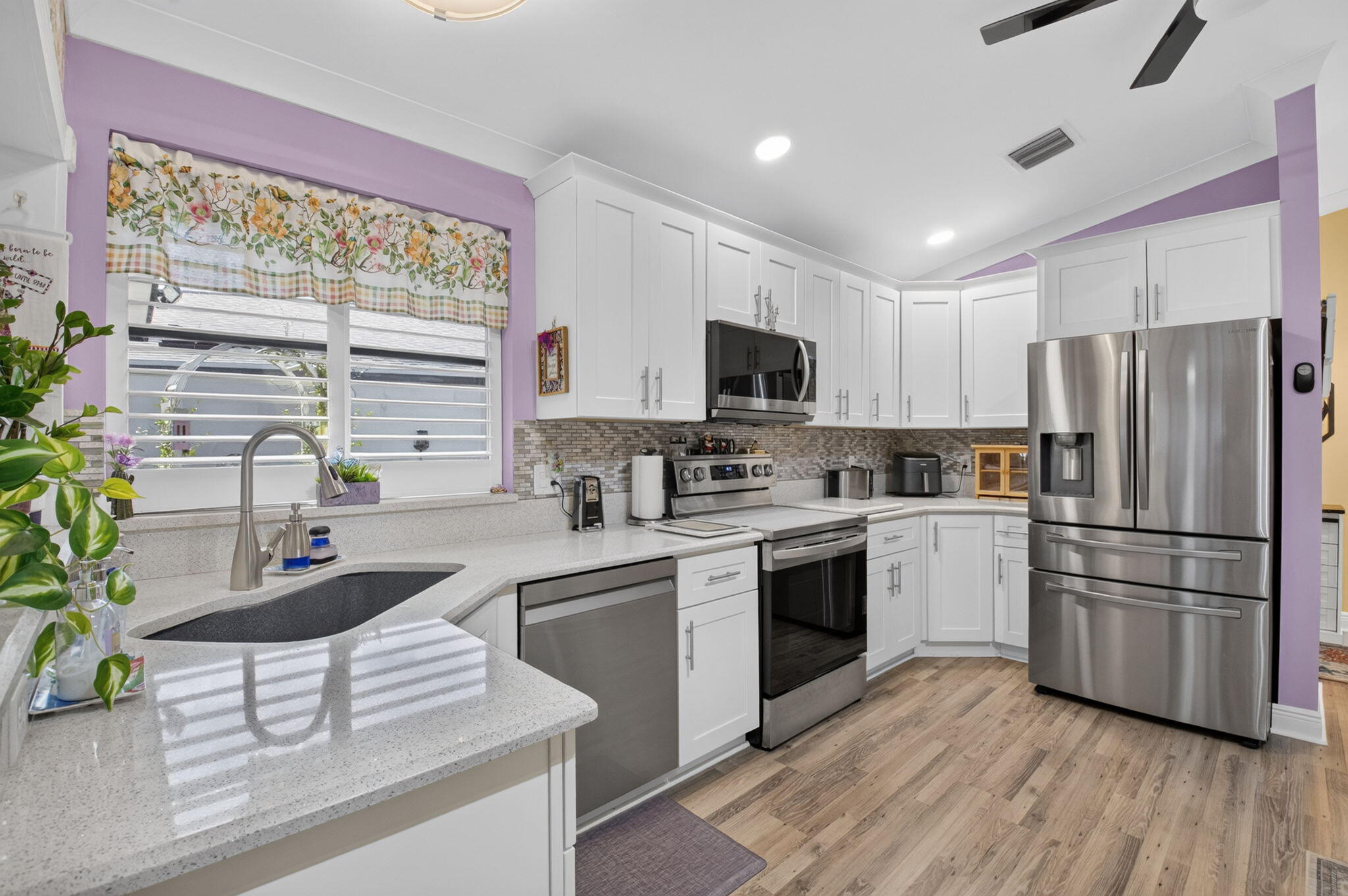 Foto de propiedad en 2505 NW 13th Court, Delray Beach, FL 33445 Delray Beach con MLS# 