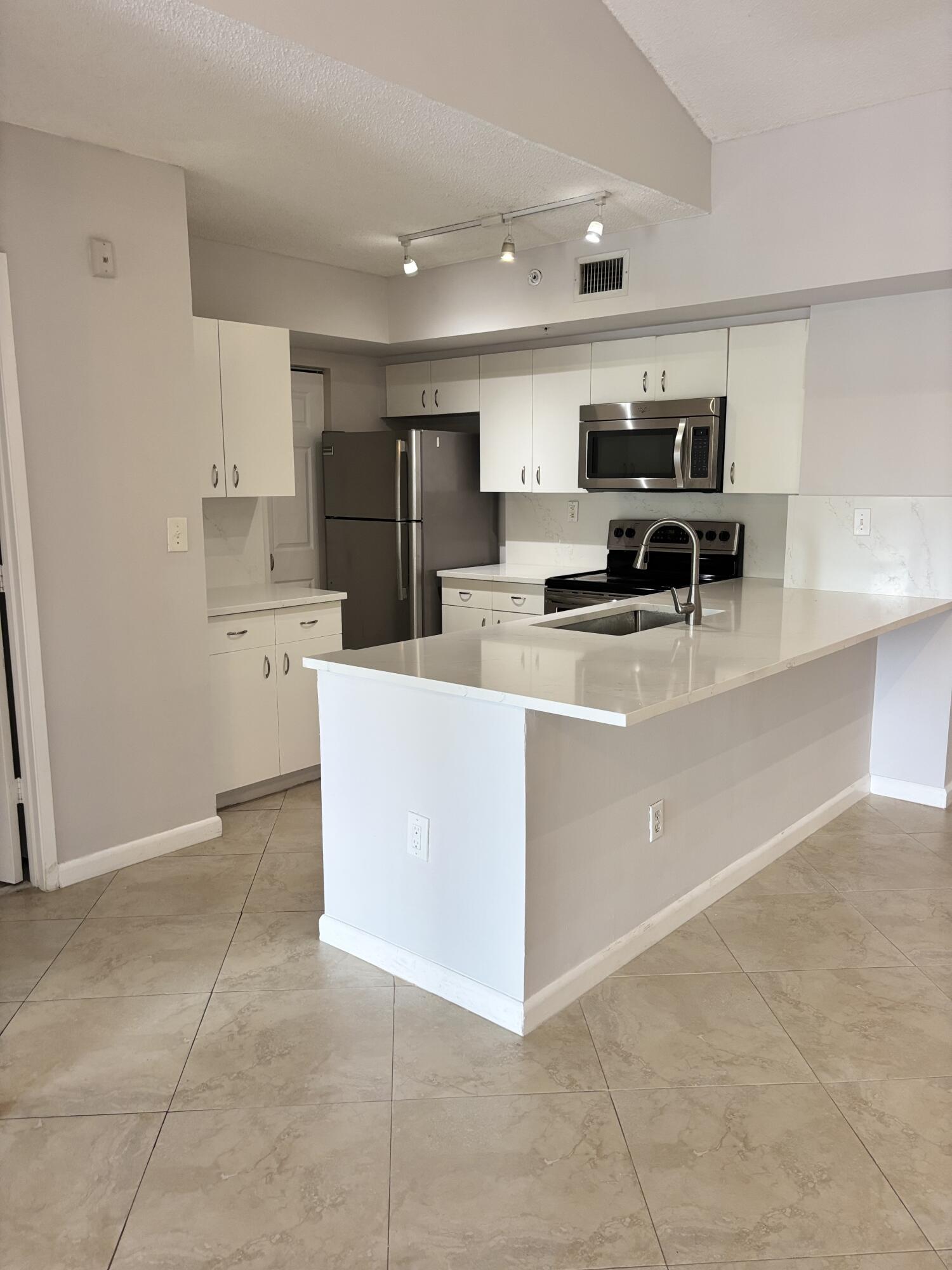 Foto de propiedad en 2640 S UNIVERSITY Drive 305, Davie, FL 33328 Davie con MLS# 