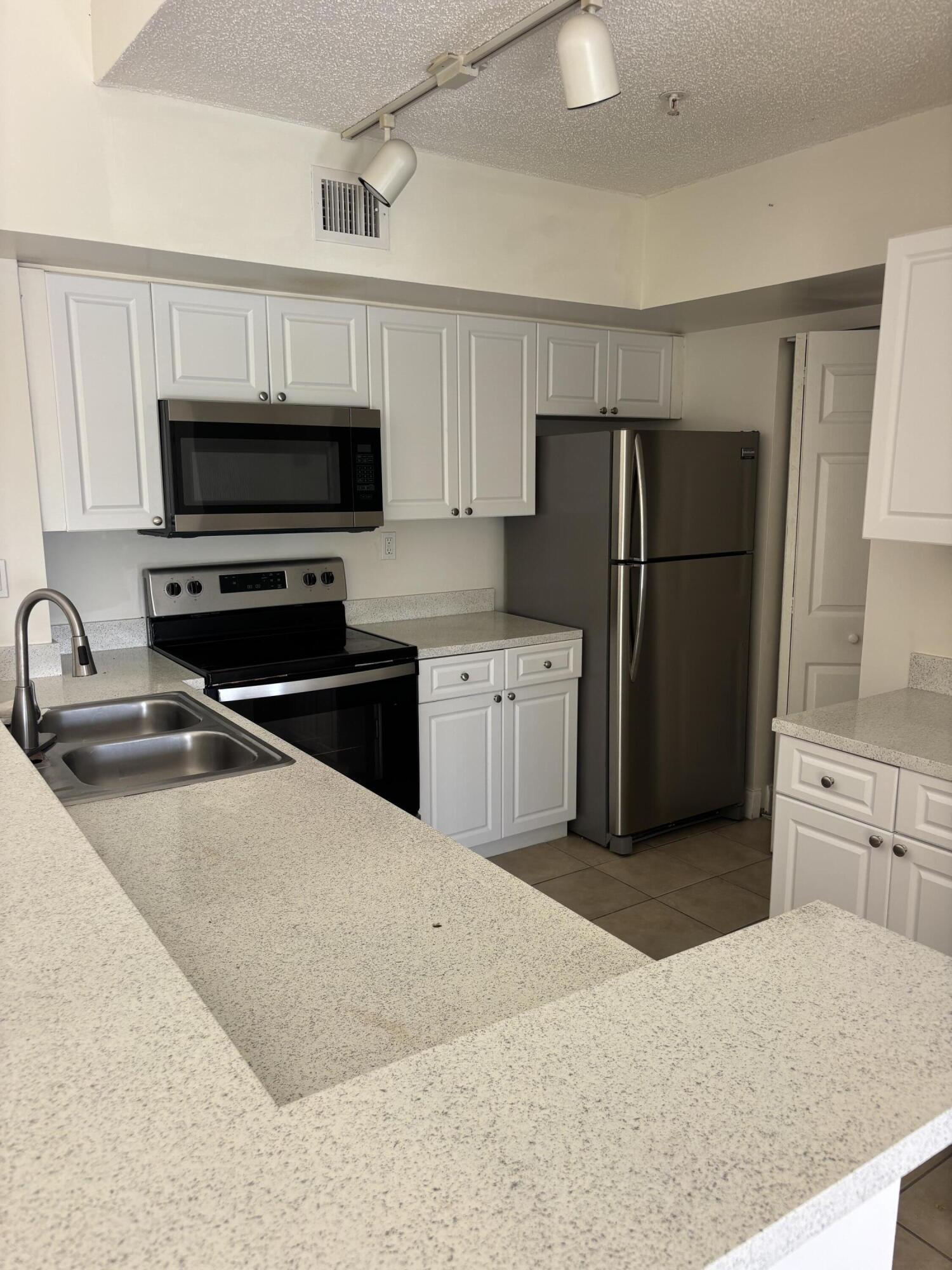 Foto de propiedad en 3870 LYONS Road 305, Coconut Creek, FL 33073 Coconut Creek con MLS# 