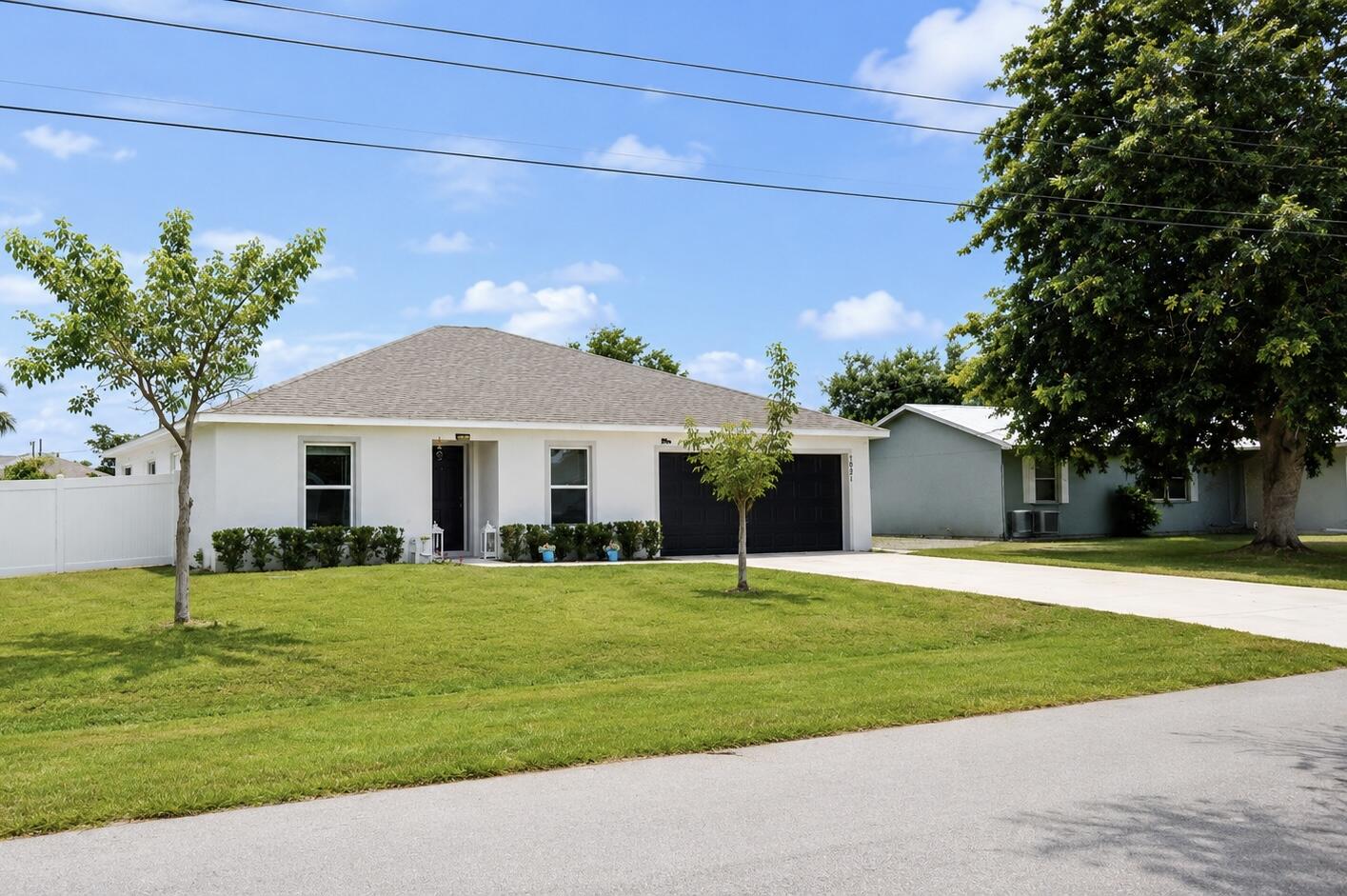 En Venta 1921 SE JOYNER Circle, Port St. Lucie, FL 34952, Port St. Lucie, FL 34952