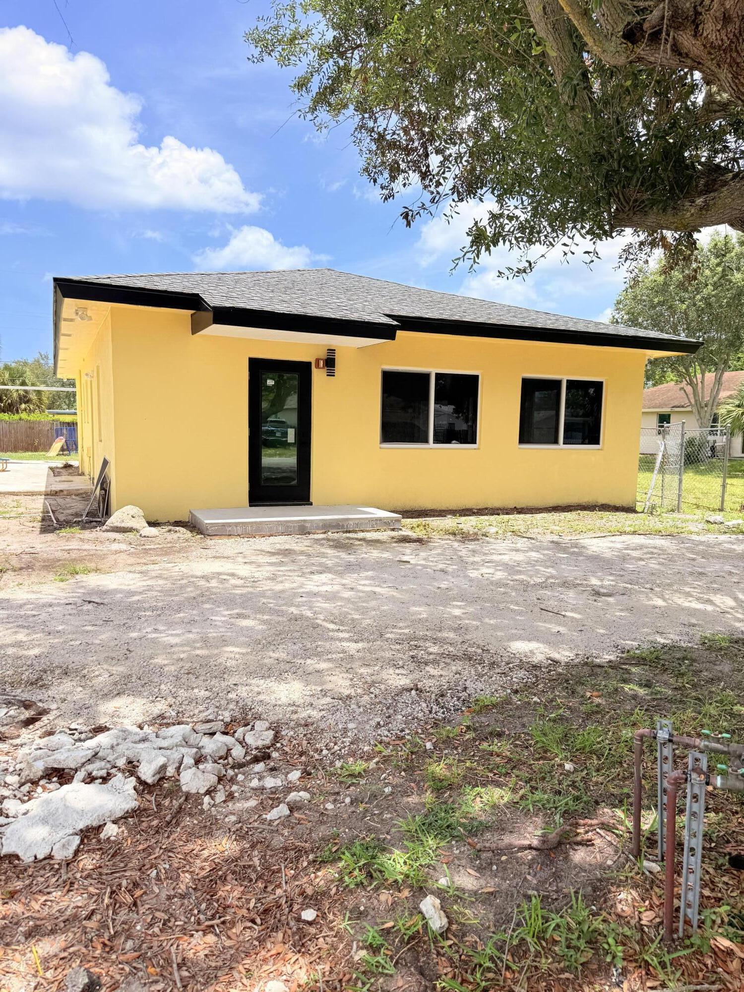 Foto de propiedad en 111 SW 10th Avenue, Delray Beach, FL 33444 Delray Beach con MLS# 