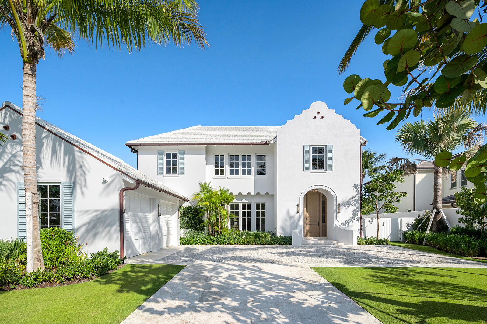 Foto de propiedad en 2219 IBIS ISLE Road E, Palm Beach, FL 33480 Palm Beach con MLS# 