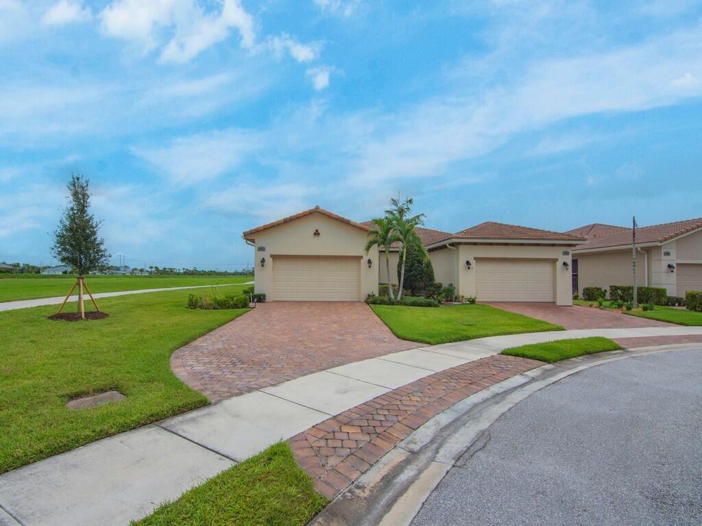 En Venta 24032 SW FIRENZE Way, Port St. Lucie, FL 34986, Port St. Lucie, FL 34986