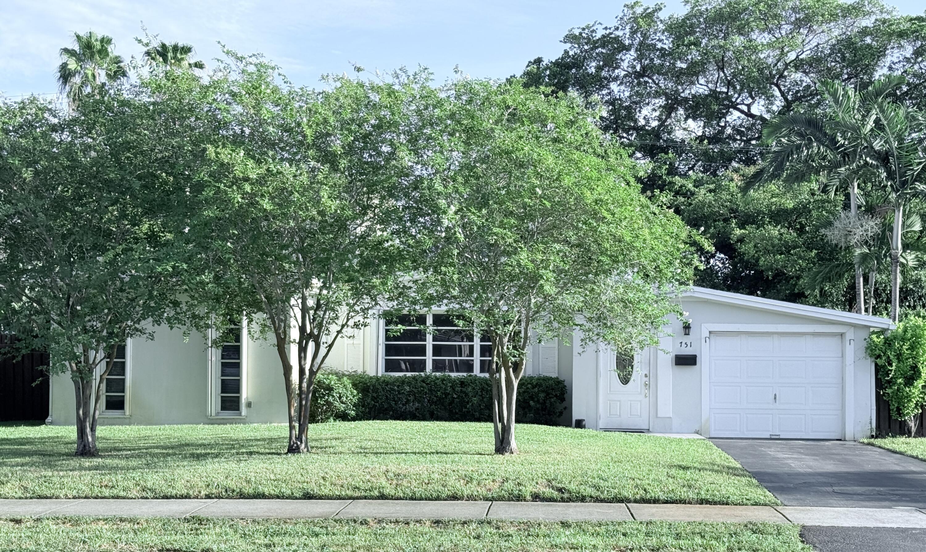 Foto de propiedad en 751 NE 61ST Street, Oakland Park, FL 33334 Oakland Park con MLS# 