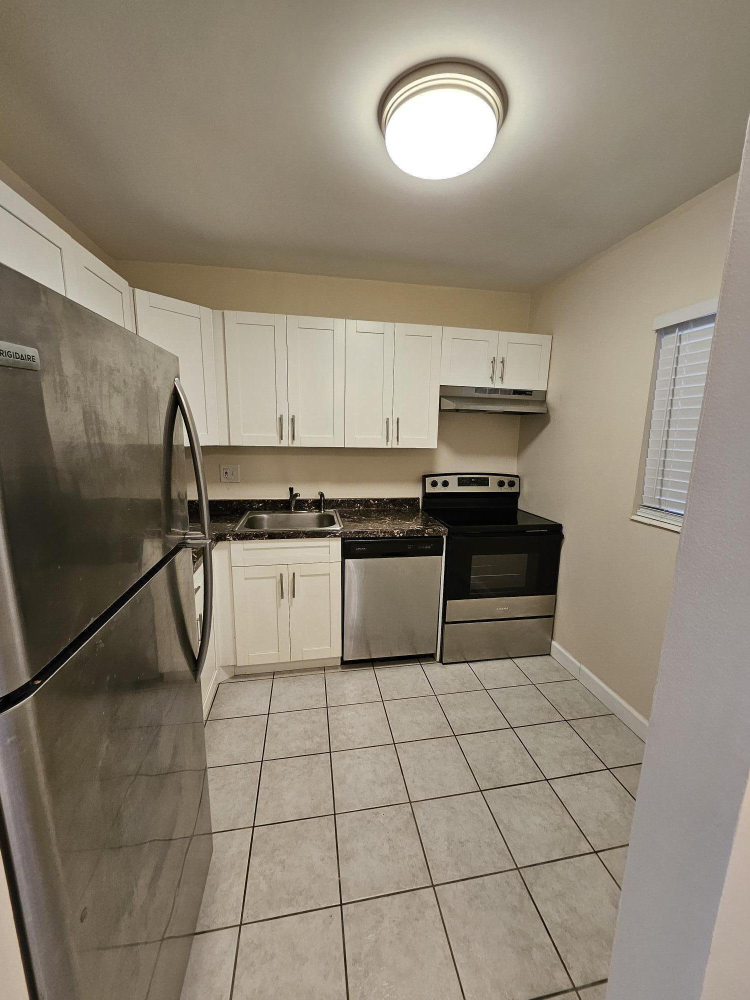 En Renta 2900 NW 46TH Avenue 105, Lauderdale Lakes, FL 33313, Lauderdale Lakes, FL 33313
