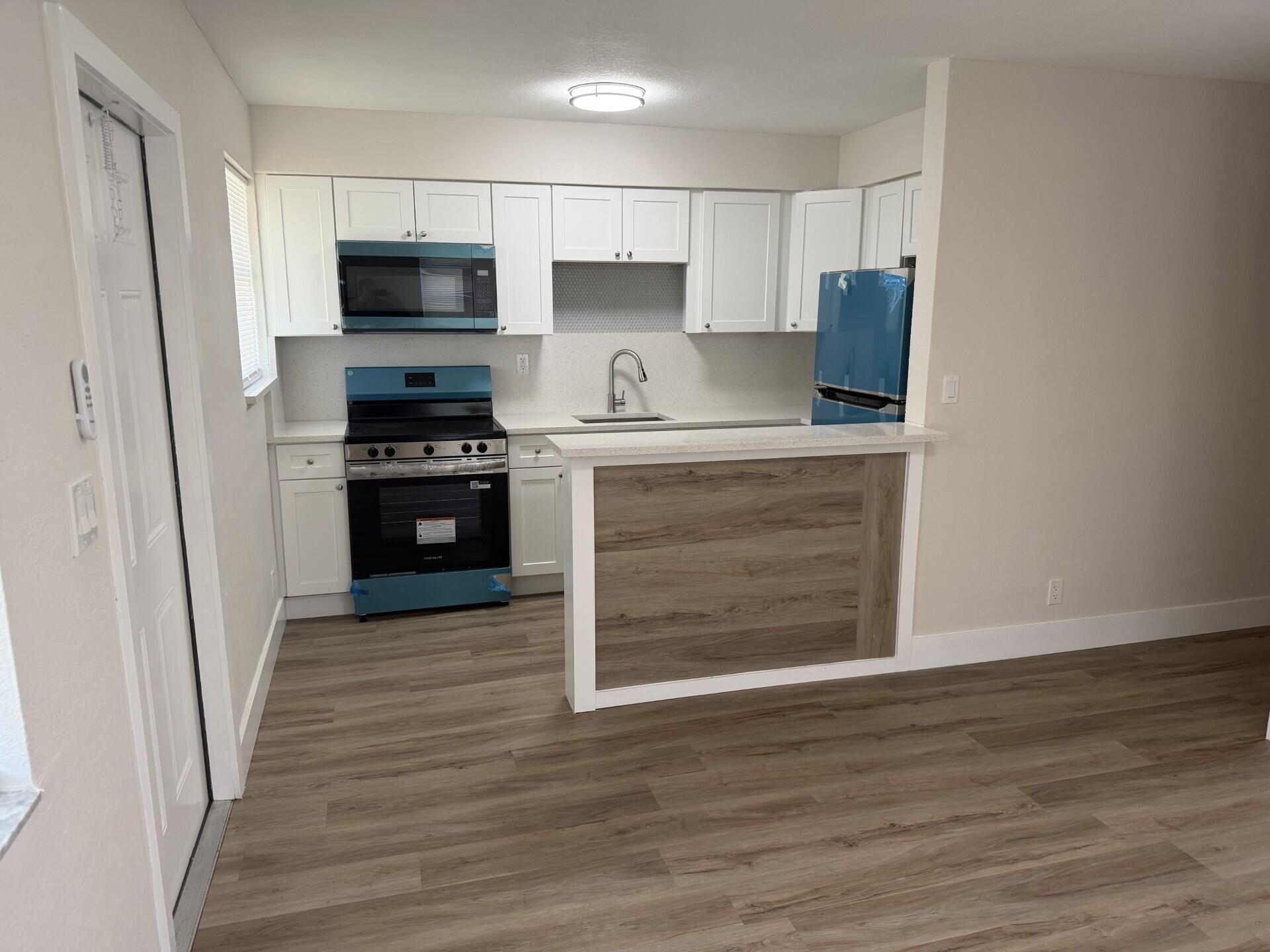 Foto de propiedad en 2723 Griffin Road 1-3, Fort Lauderdale, FL 33312 Fort Lauderdale con MLS# 