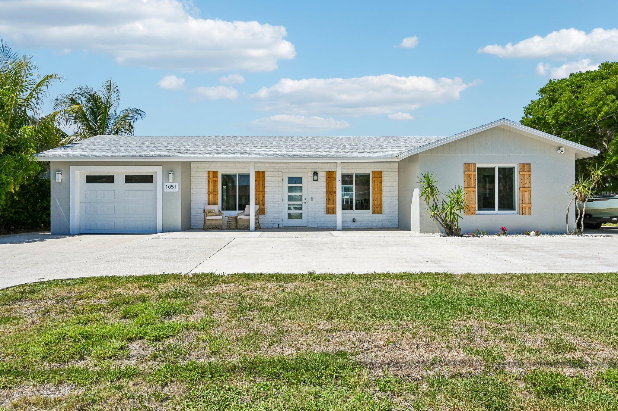 Foto de propiedad en 1051 SW 25th Avenue, Boynton Beach, FL 33426 Boynton Beach con MLS# 