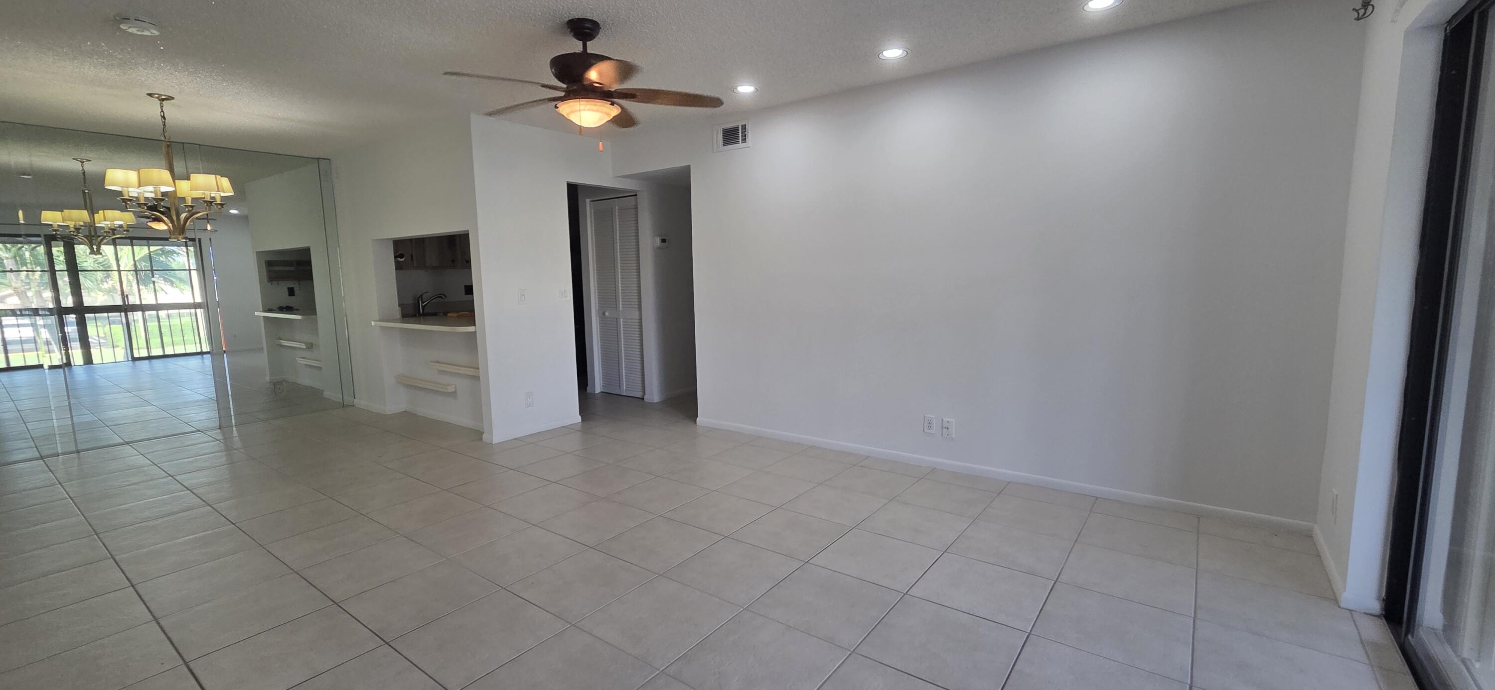 Foto de propiedad en 618 SEA PINE Way B2, Greenacres, FL 33415 Greenacres con MLS# 