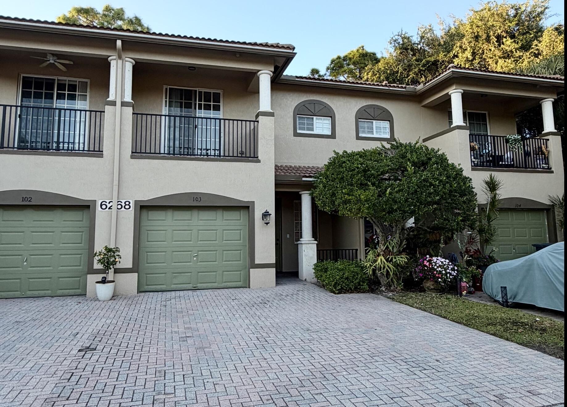 Foto de propiedad en 6268 S MILITARY Trail 103, Lake Worth, FL 33463 Lake Worth con MLS# 