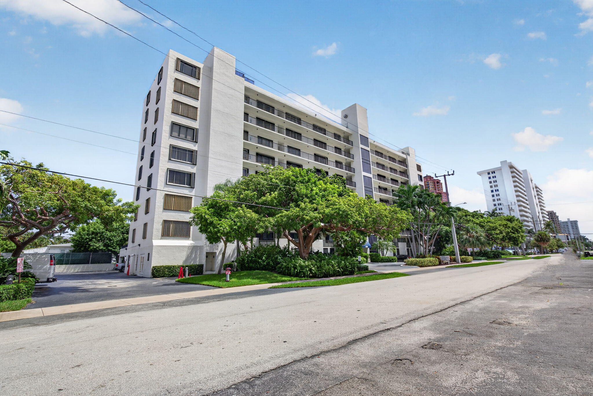 Foto de propiedad en 2300 NE 33rd Avenue 604, Fort Lauderdale, FL 33305 Fort Lauderdale con MLS# 